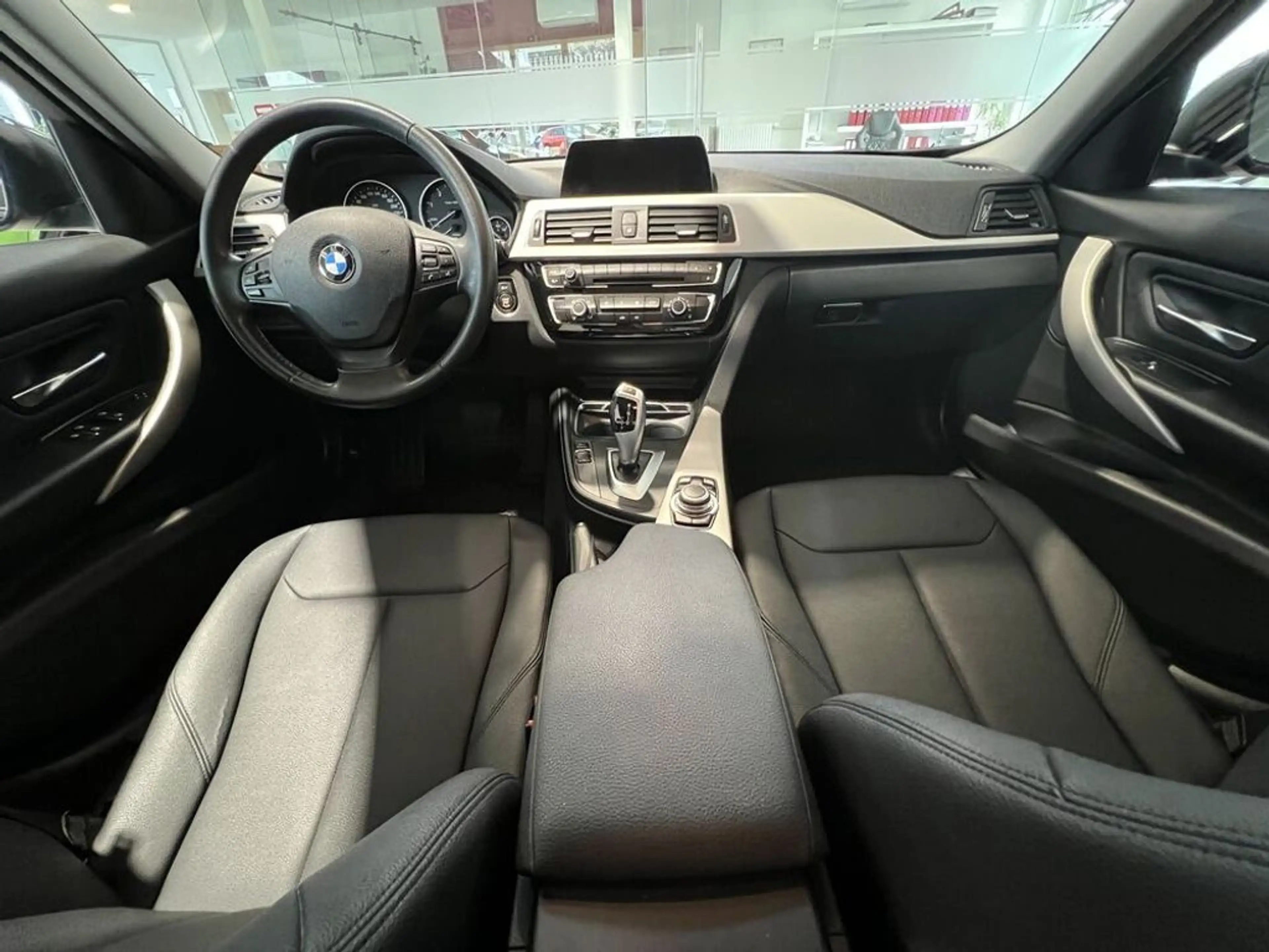 BMW 316 d Advantage — photo 8
