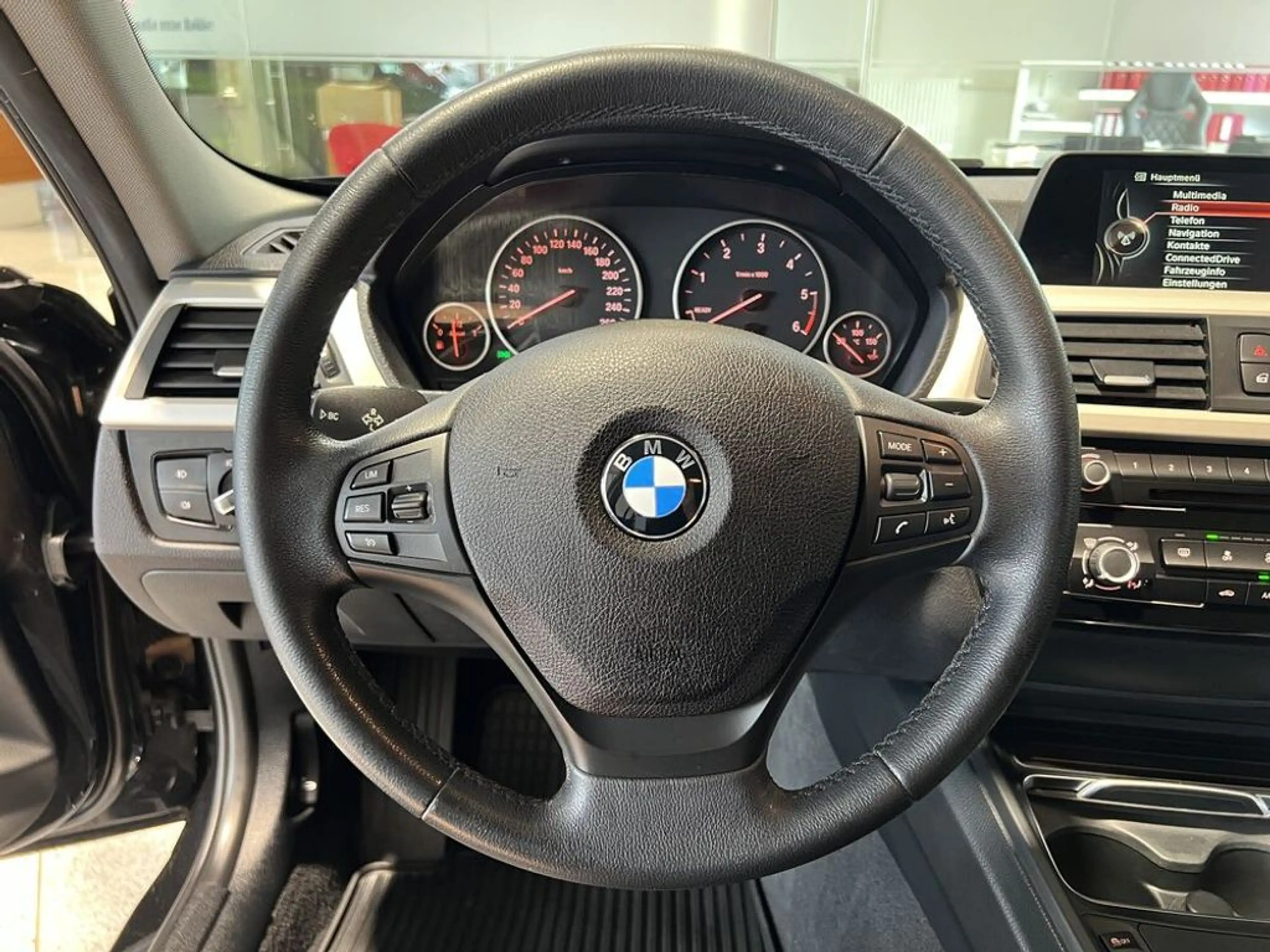 BMW 316 d Advantage — photo 11