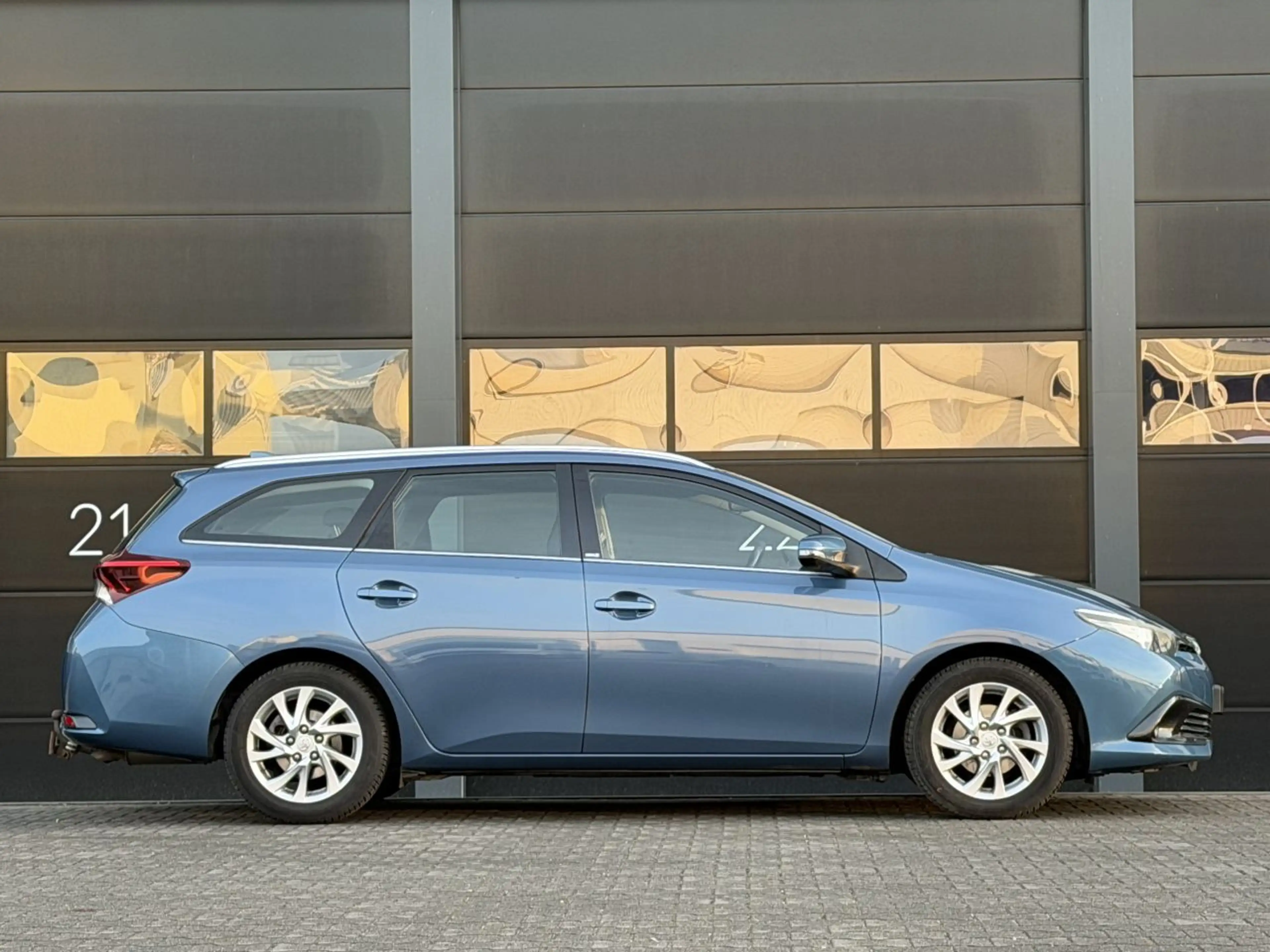 Toyota Auris 1.6d Navi Camera Clima EURO-6 — photo 5