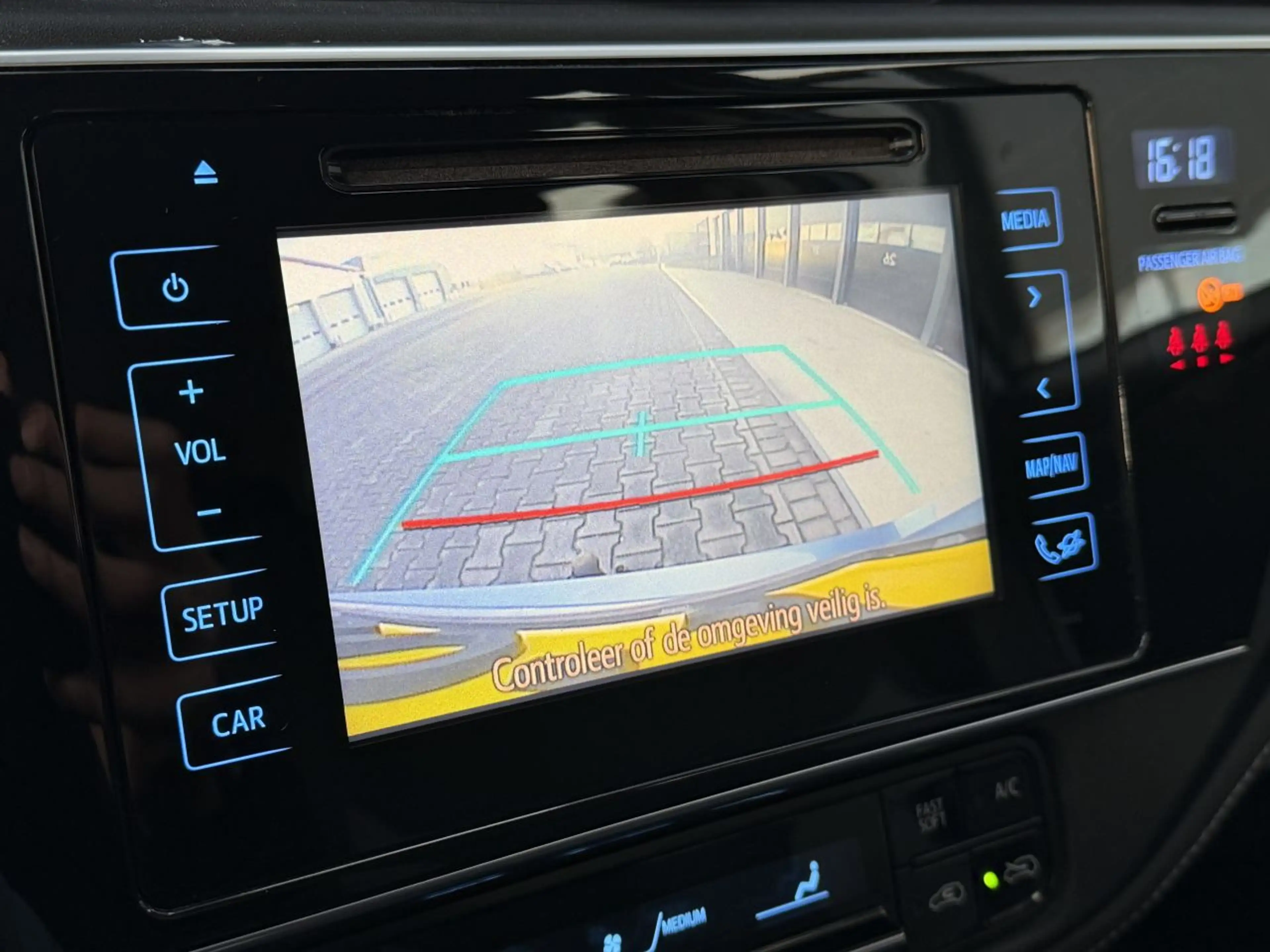 Toyota Auris 1.6d Navi Camera Clima EURO-6 — photo 12