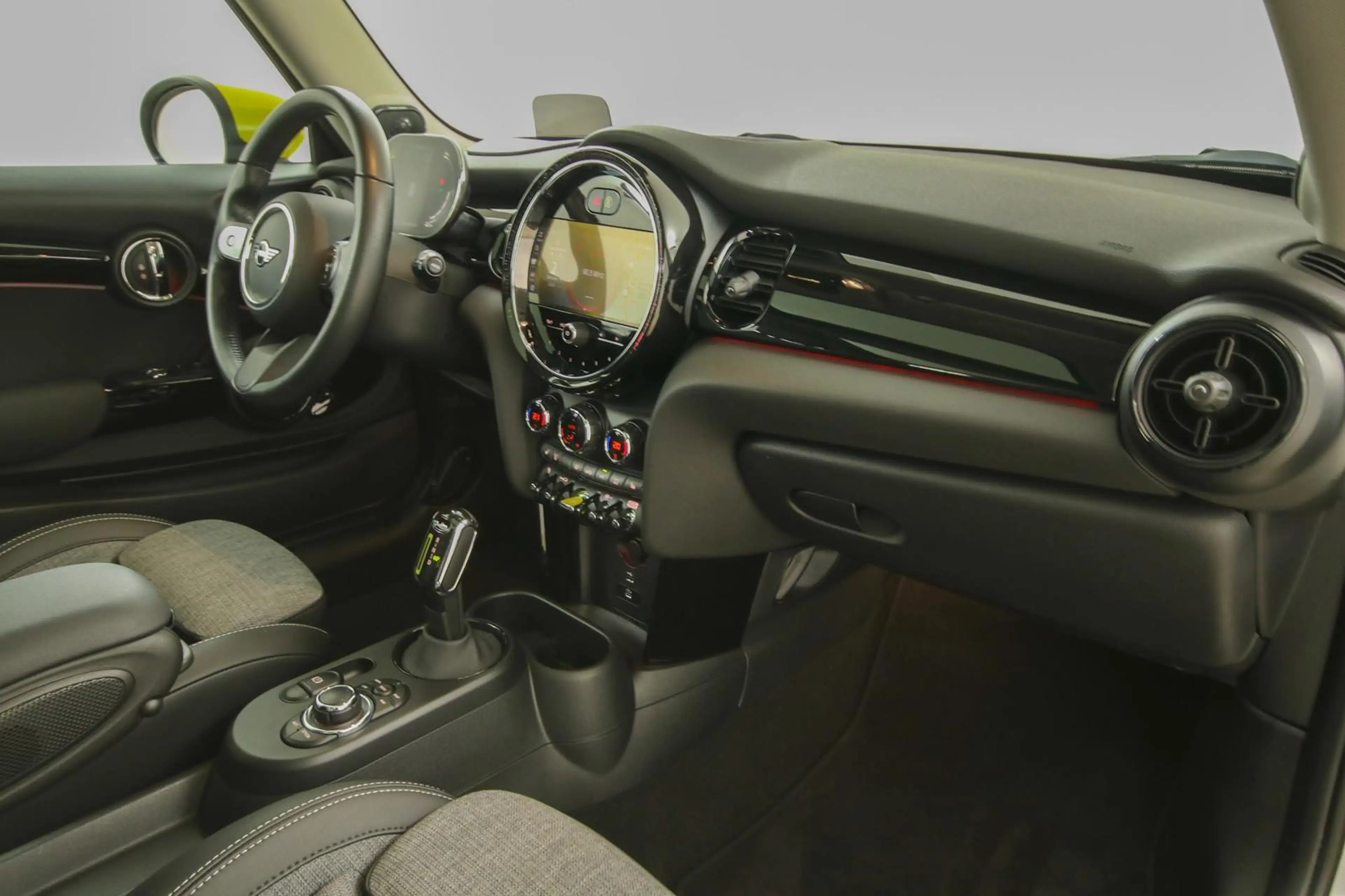 MINI Cooper SE Classic Trim Pano Kamera — photo 8