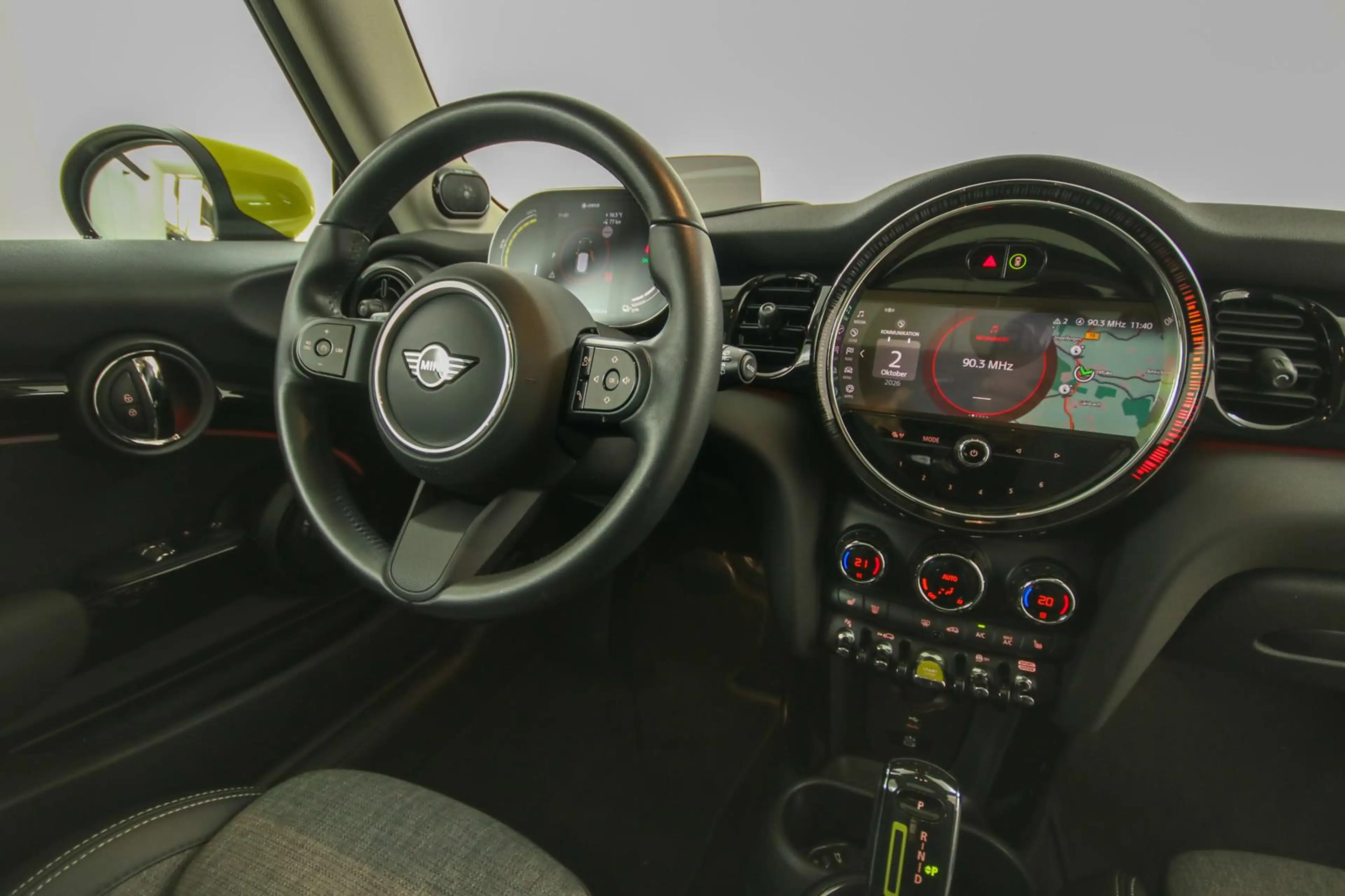 MINI Cooper SE Classic Trim Pano Kamera — photo 9