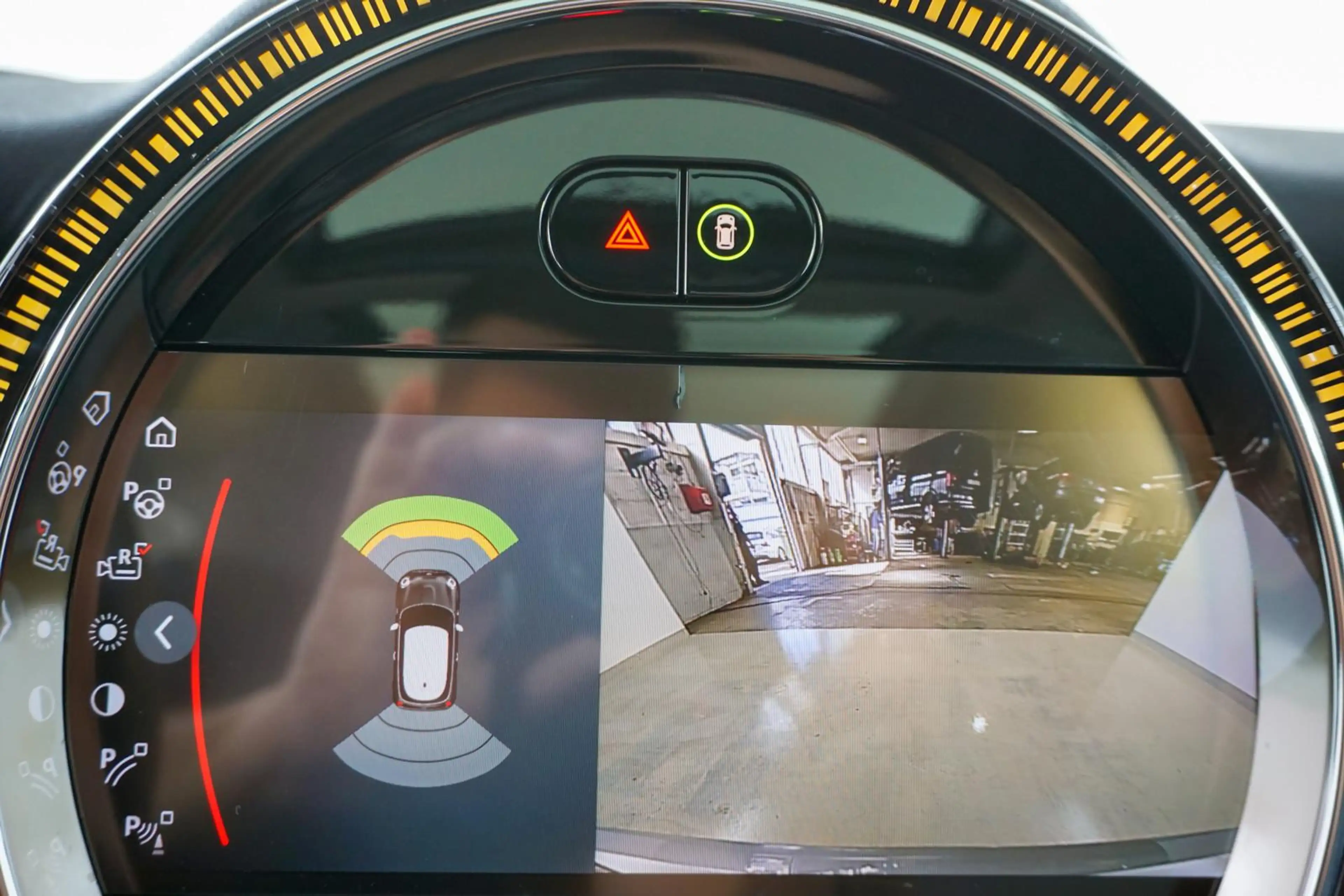 MINI Cooper SE Classic Trim Pano Kamera — photo 11