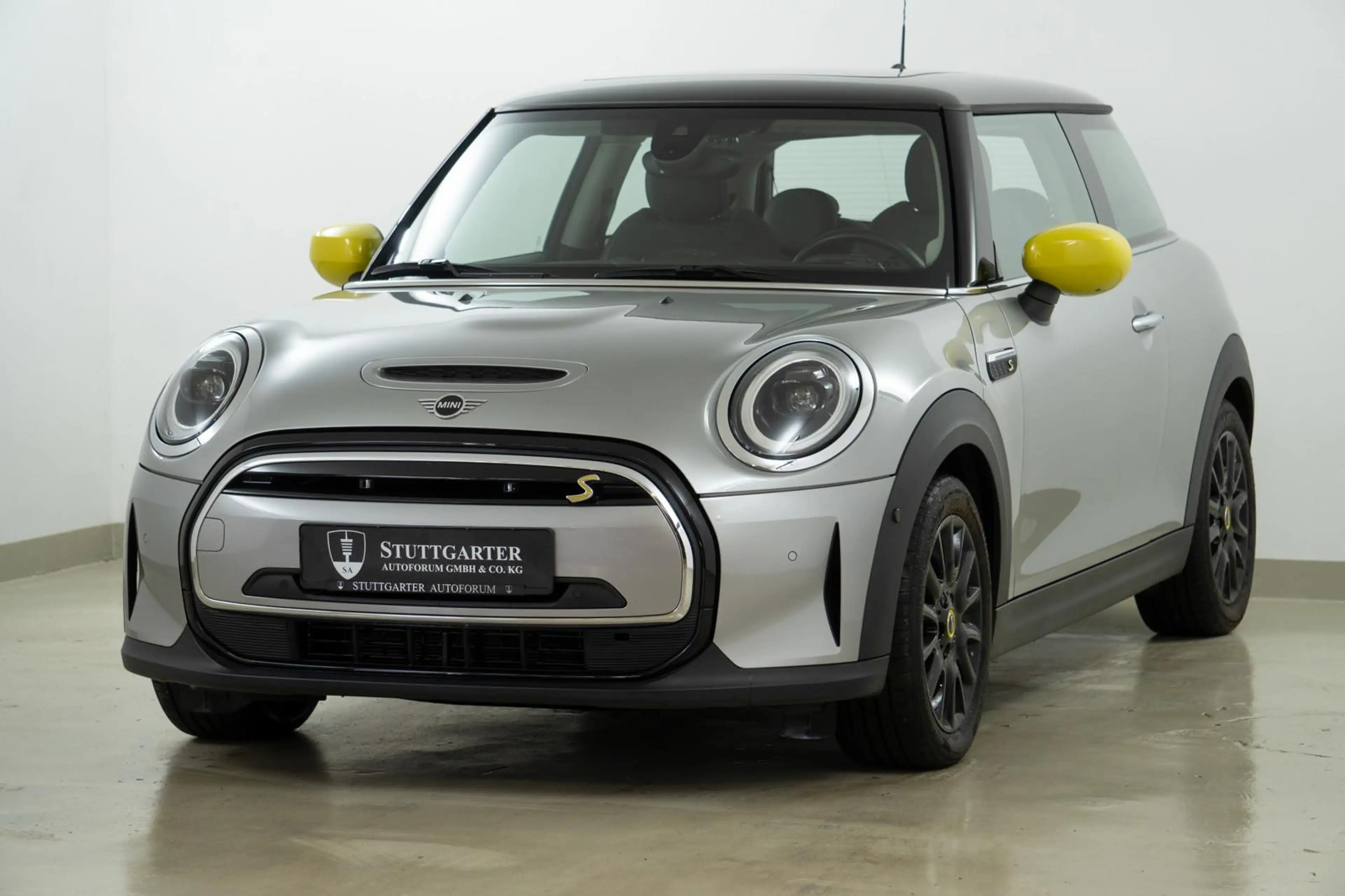 MINI Cooper SE Classic Trim Pano Kamera — photo 3