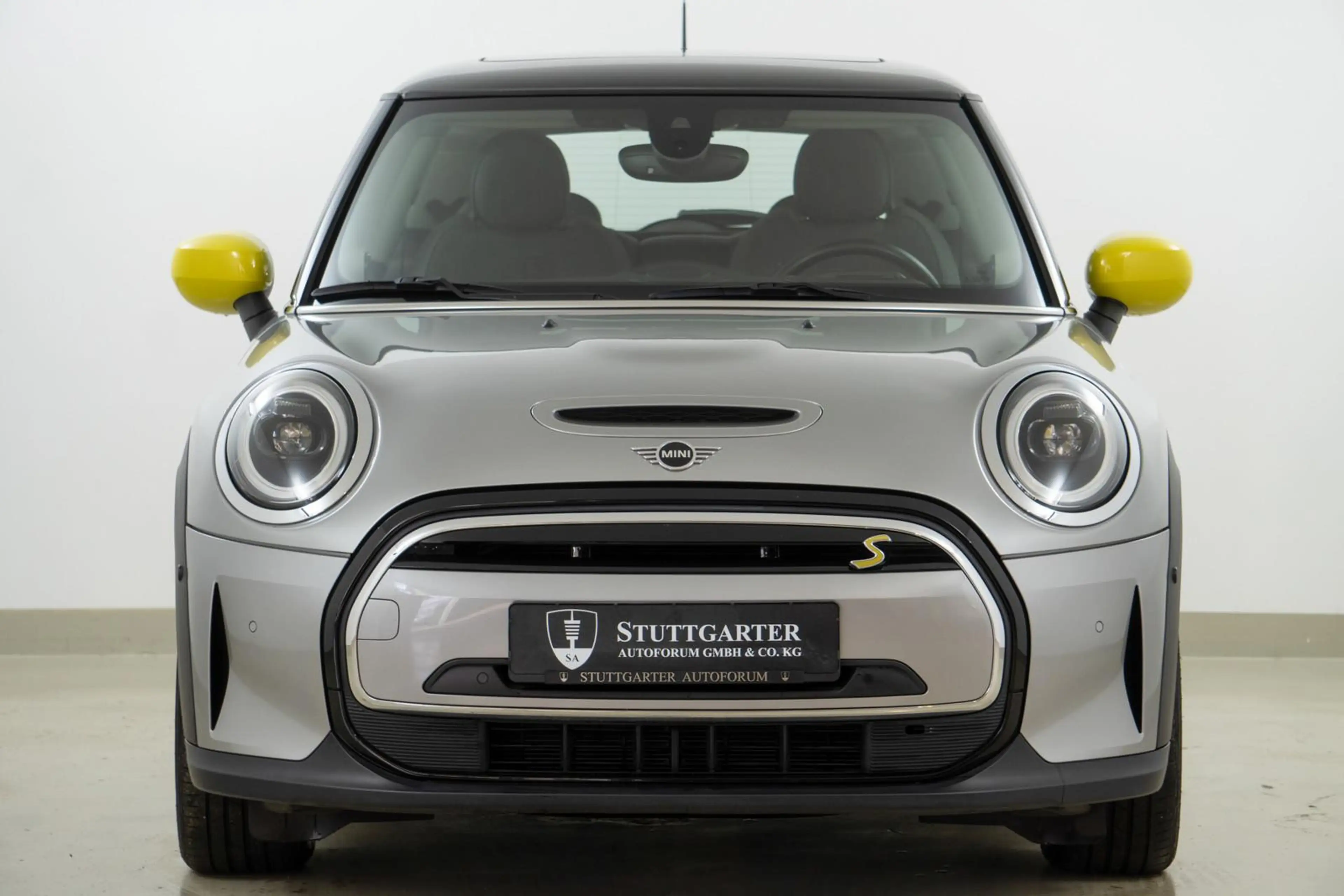MINI Cooper SE Classic Trim Pano Kamera — photo 2