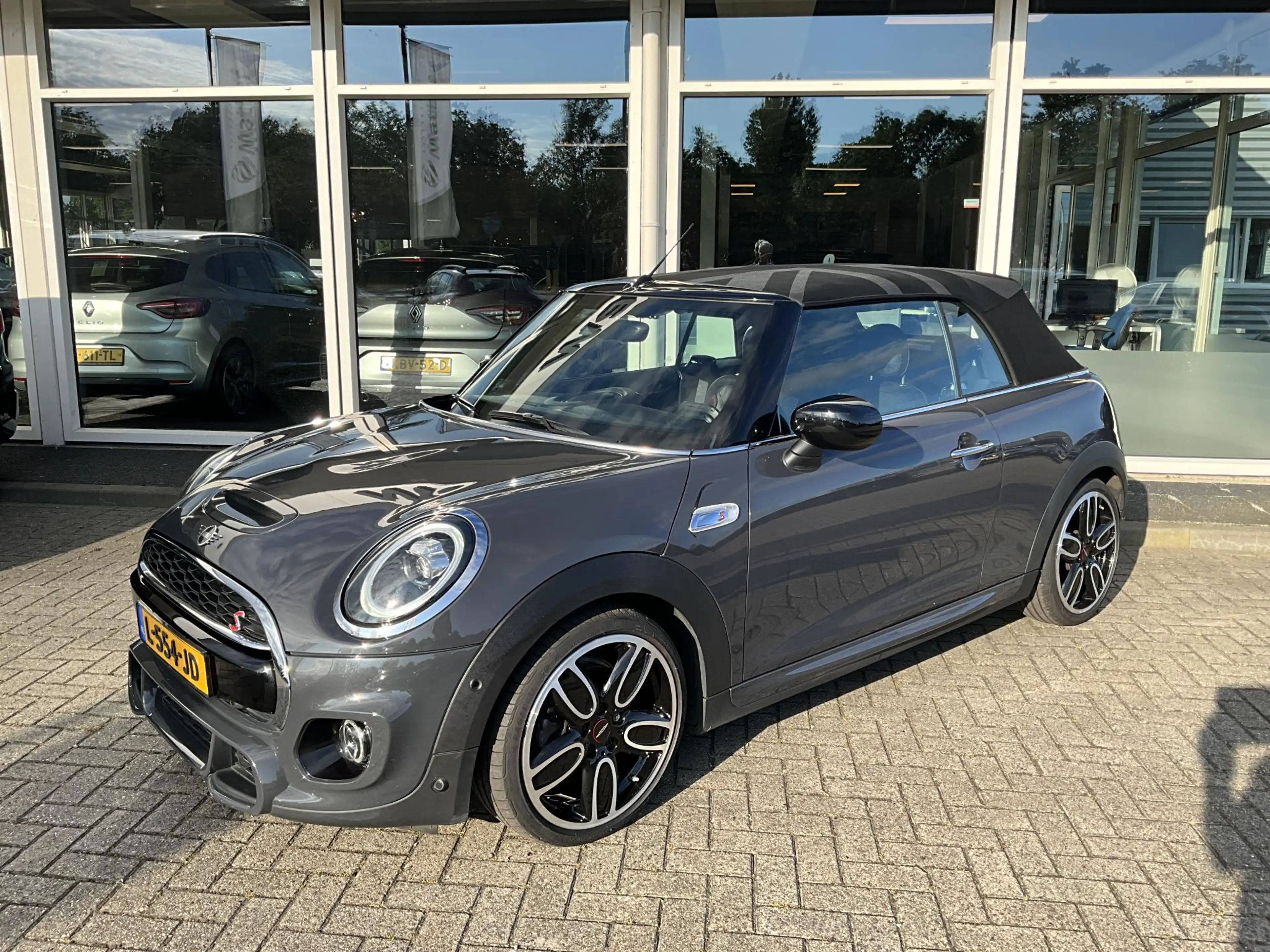 MINI Cooper S Cabrio 2.0 JCW CAMERA — photo 21
