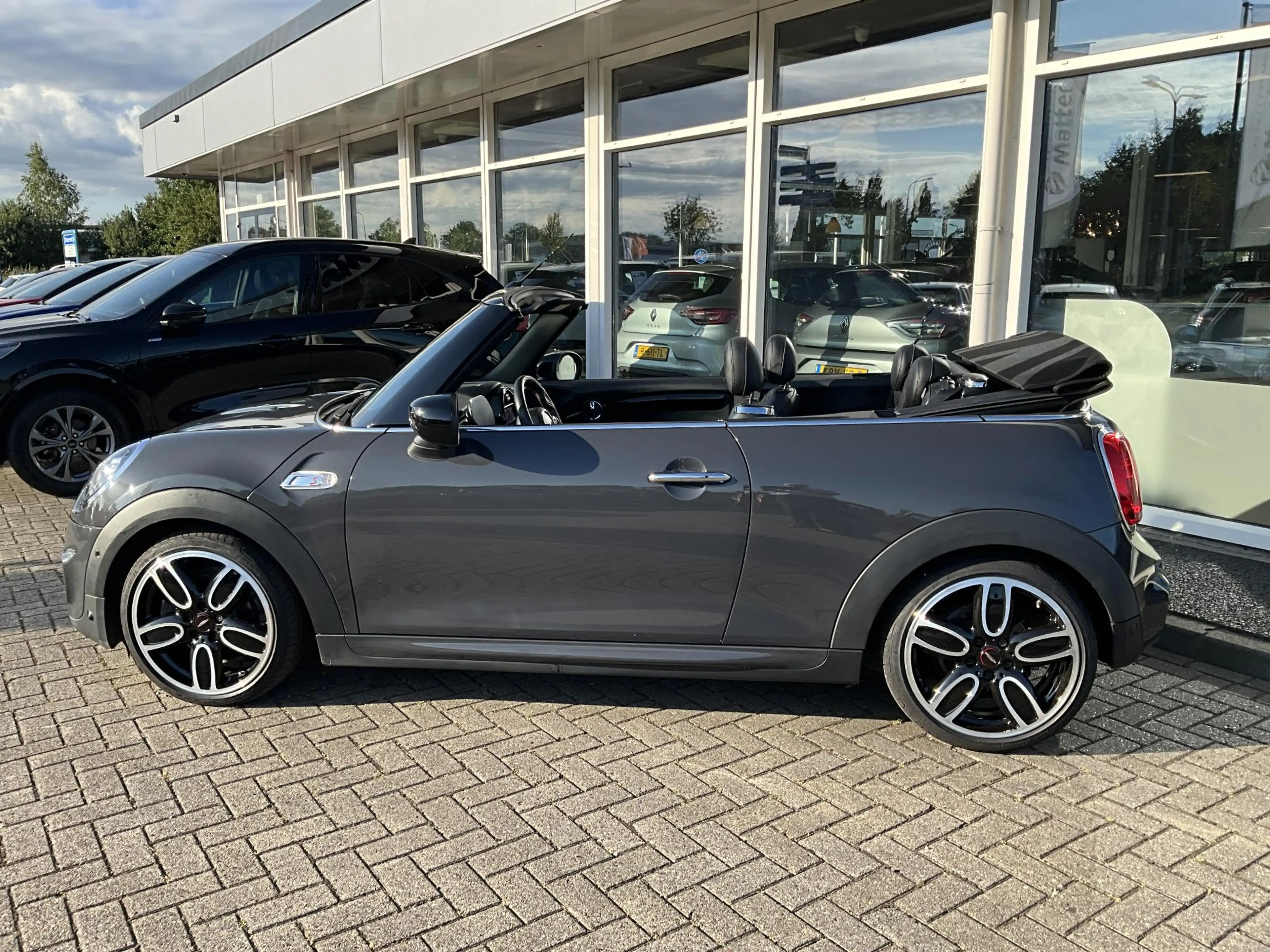 MINI Cooper S Cabrio 2.0 JCW CAMERA — photo 6
