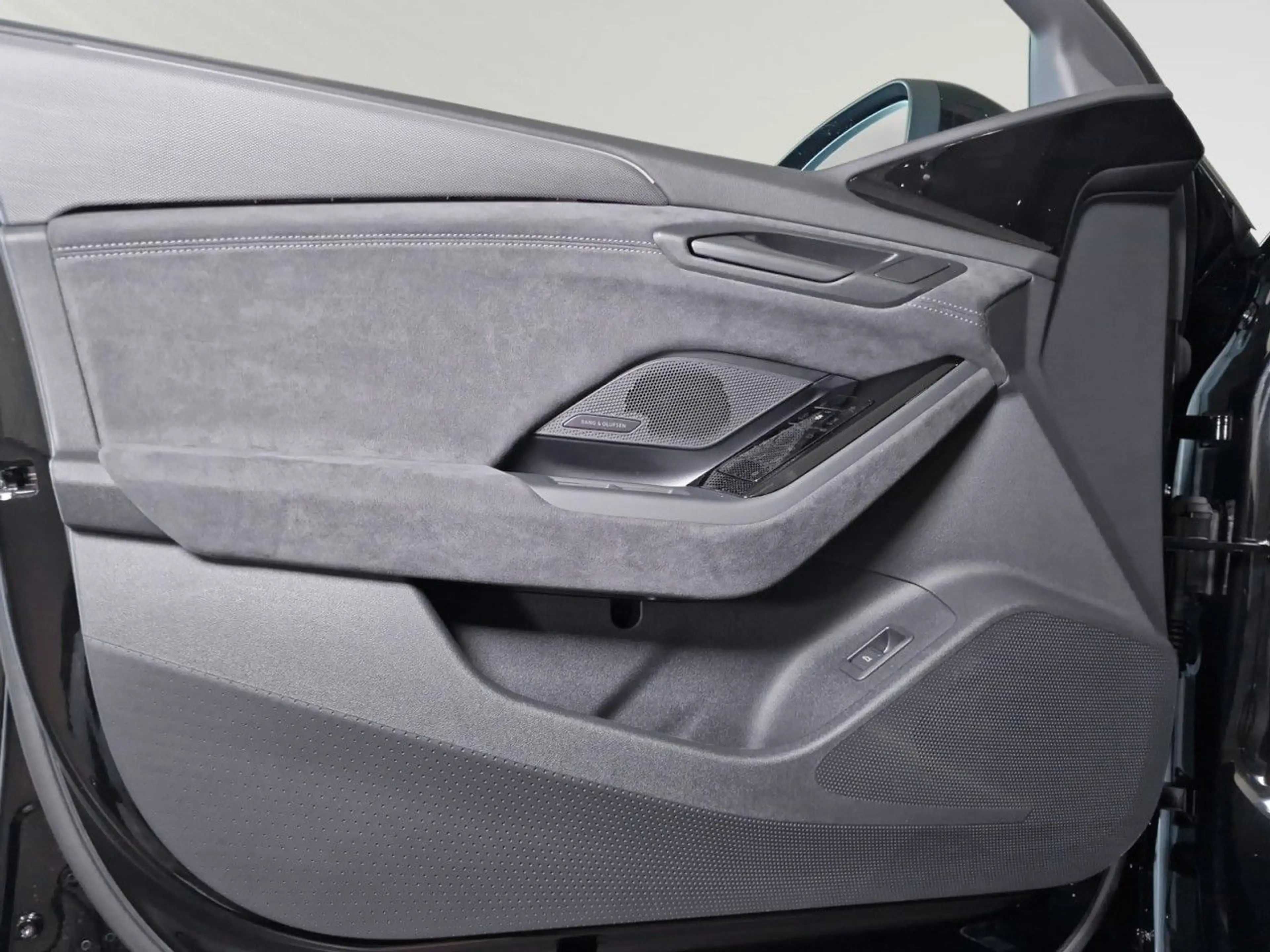Audi A6 e-tron S-line business performance B&O Klima — photo 15