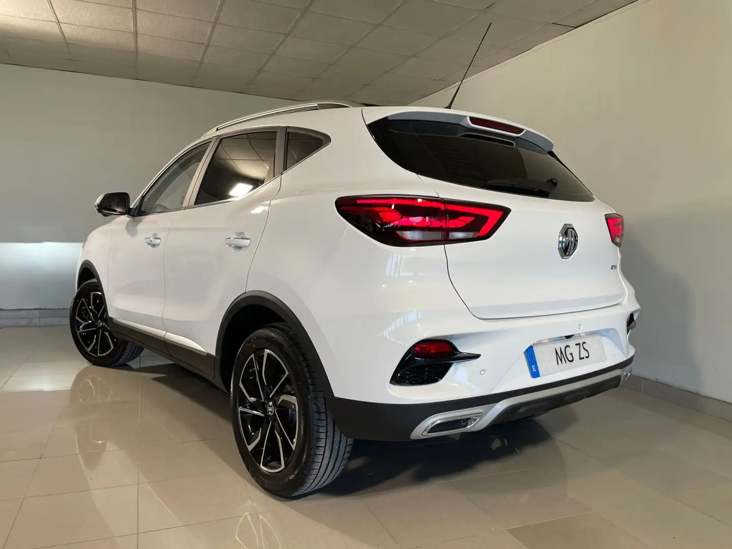 MG ZS 1.5 Luxury Wit - 2