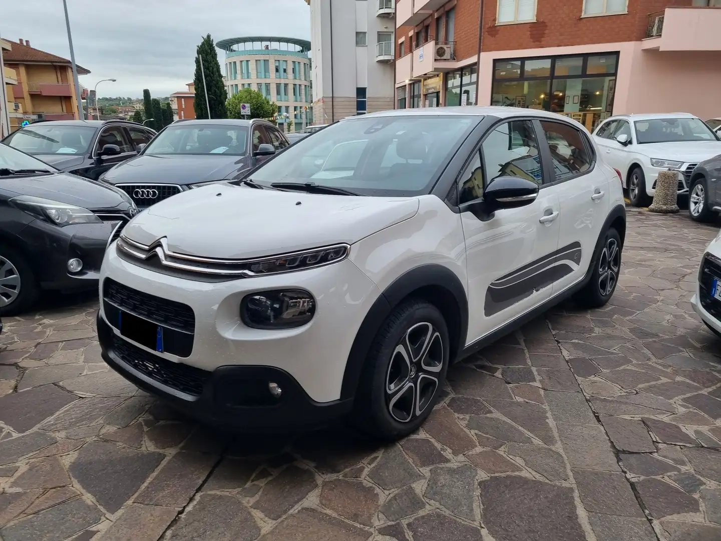 Citroen C3 C3 III 2017 1.2 puretech Feel 68cv my18 Bianco - 1