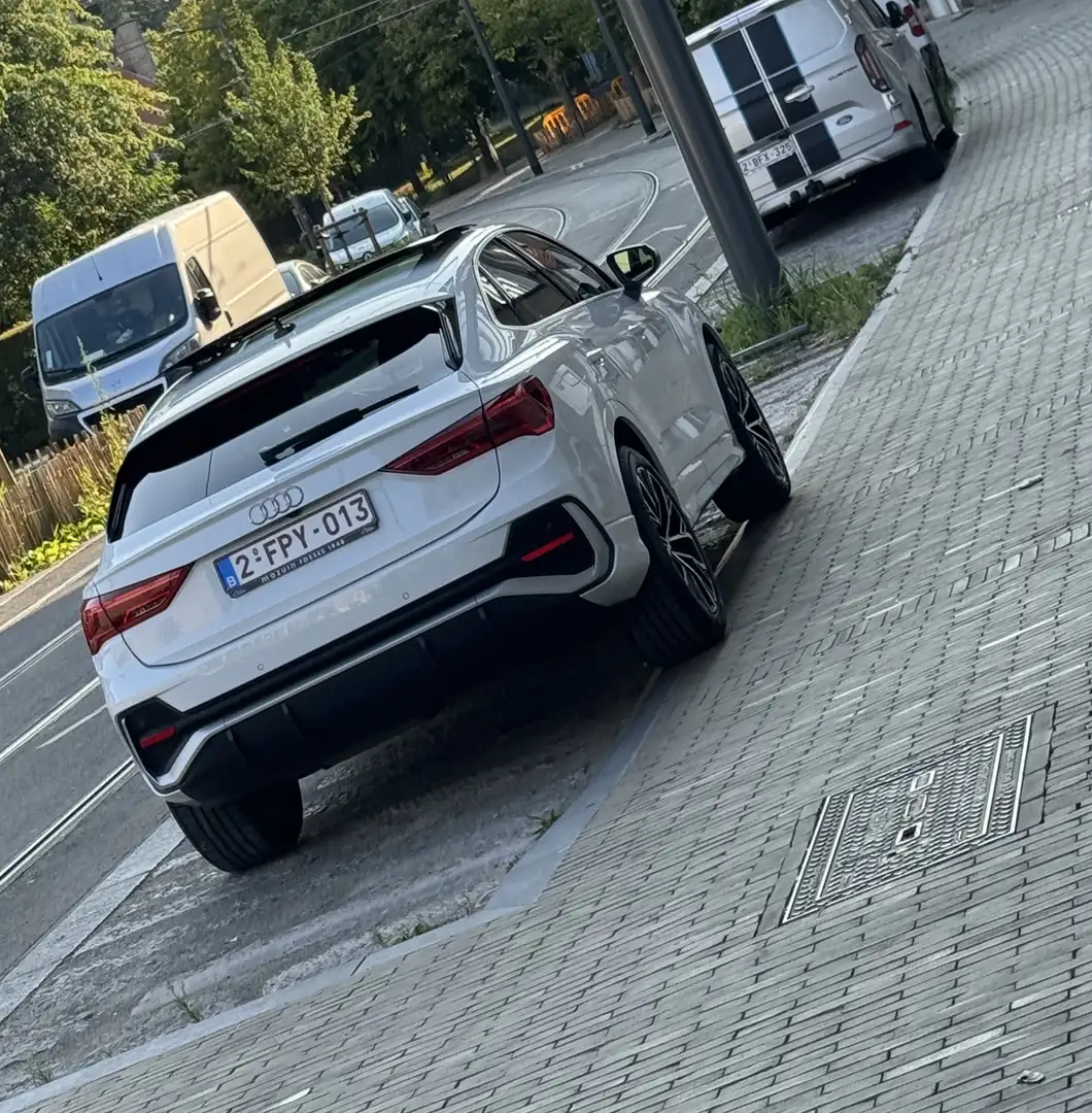 Audi Q3 Sportback 35 TDi Quattro S line tronic (EU6AP) White - 1