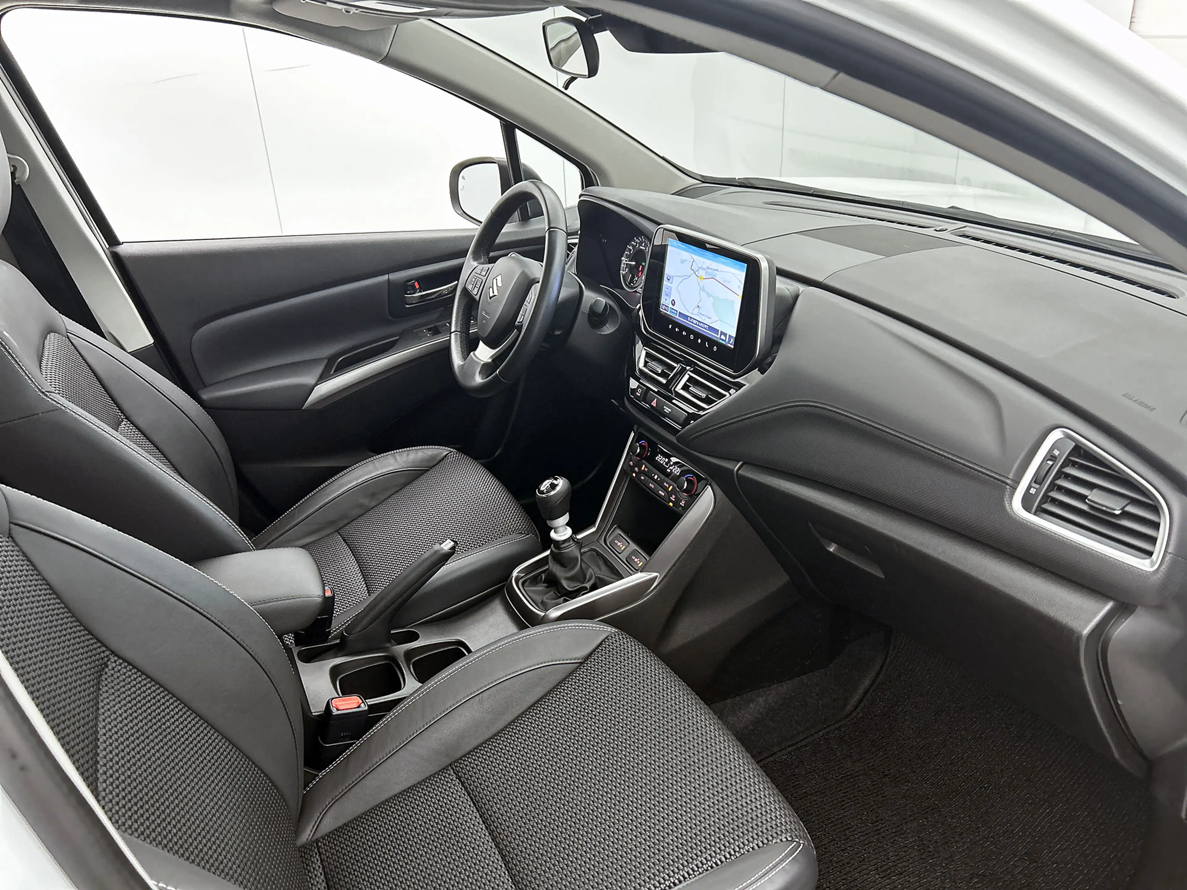 Suzuki S-Cross 1.4 Boosterjet Style Smart Hybrid | Apple Carplay — photo 7