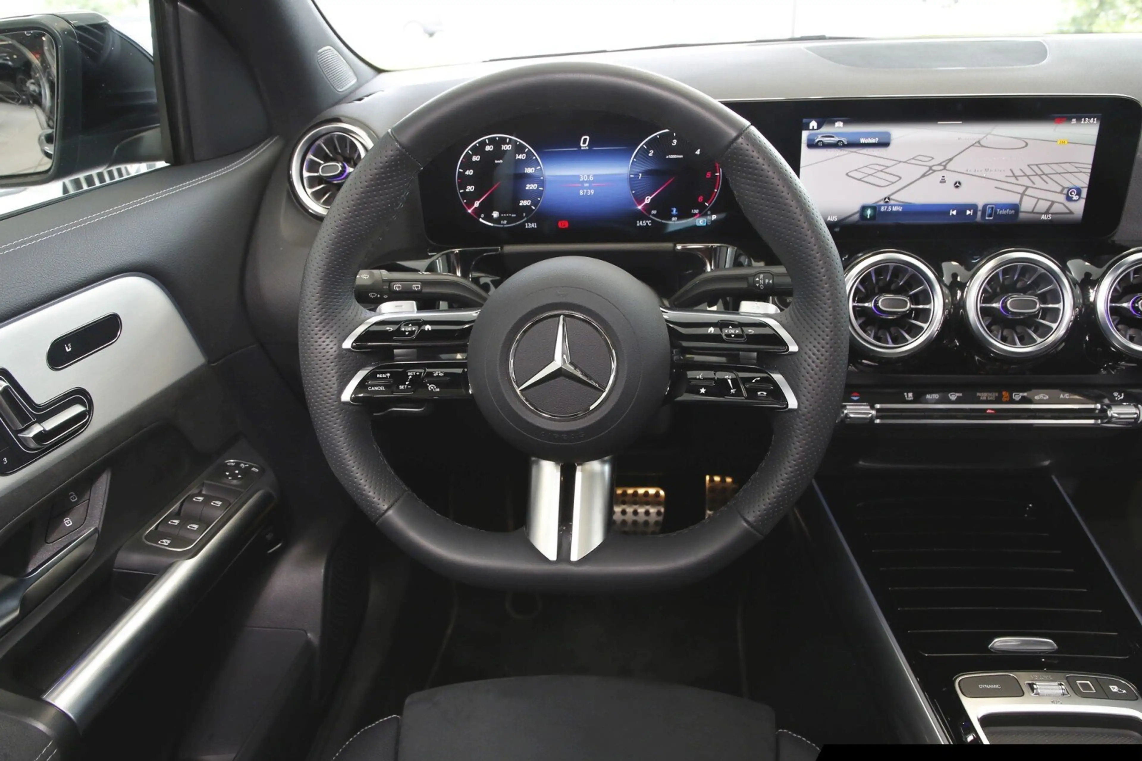 Mercedes-Benz GLA 220 GLA 220 d 4M AMG Line Sp Edition/Night/Pano/360° — photo 12