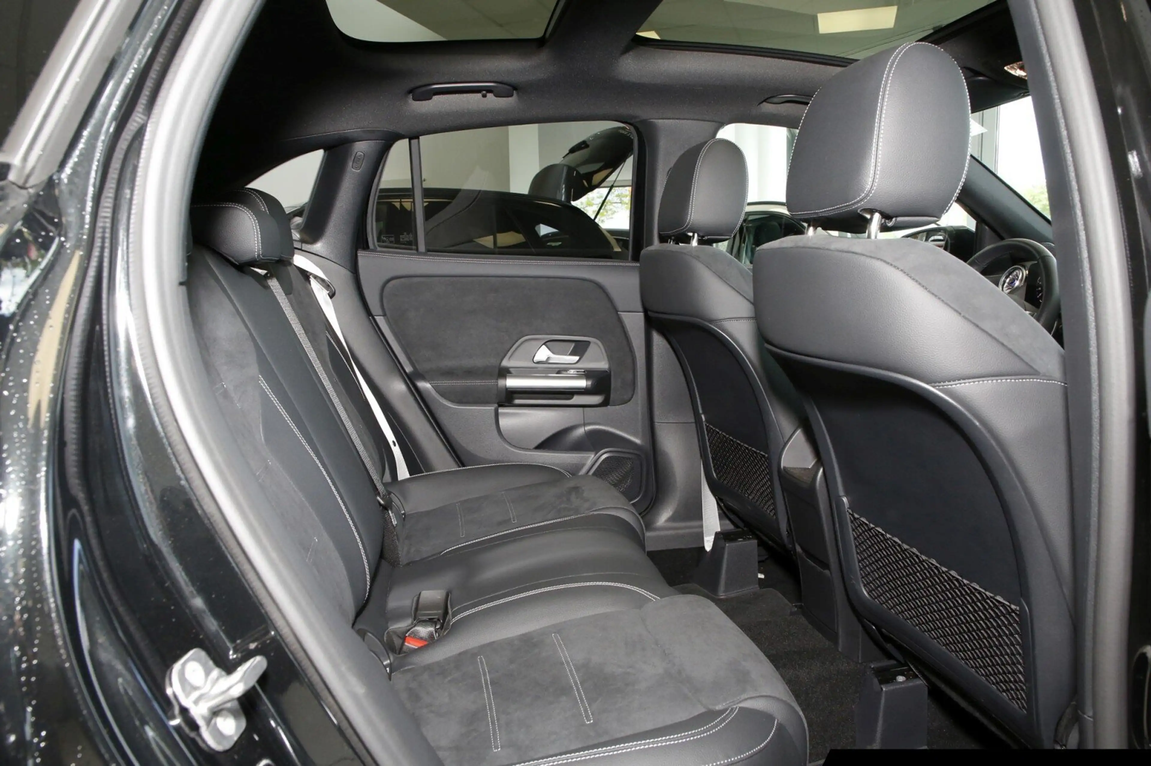 Mercedes-Benz GLA 220 GLA 220 d 4M AMG Line Sp Edition/Night/Pano/360° — photo 9