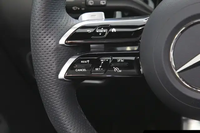 Mercedes-Benz Gla view 16