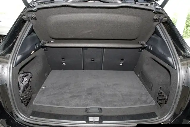 Mercedes-Benz Gla view 15
