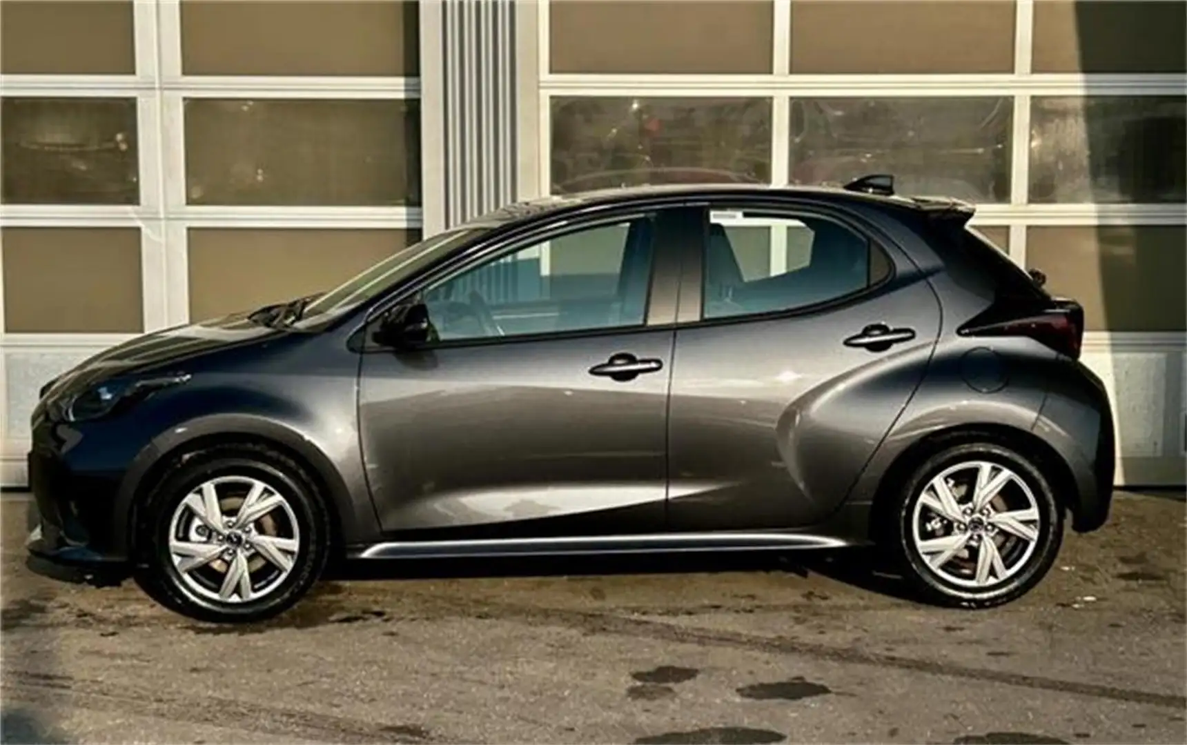 Mazda 2 Hybrid Exclusive Line Aut. BEST OF MAZDA HEISS Grau - 2