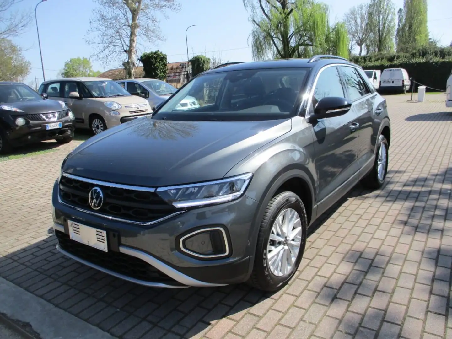 Volkswagen T-Roc 2.0 TDI SCR CarPlay/Led/NAVI Grijs - 1