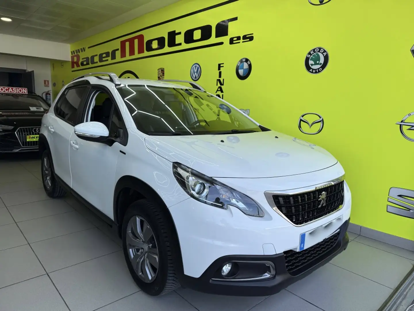 Peugeot 2008 1.5 BlueHDI S&S Signature 100 Blanc - 1