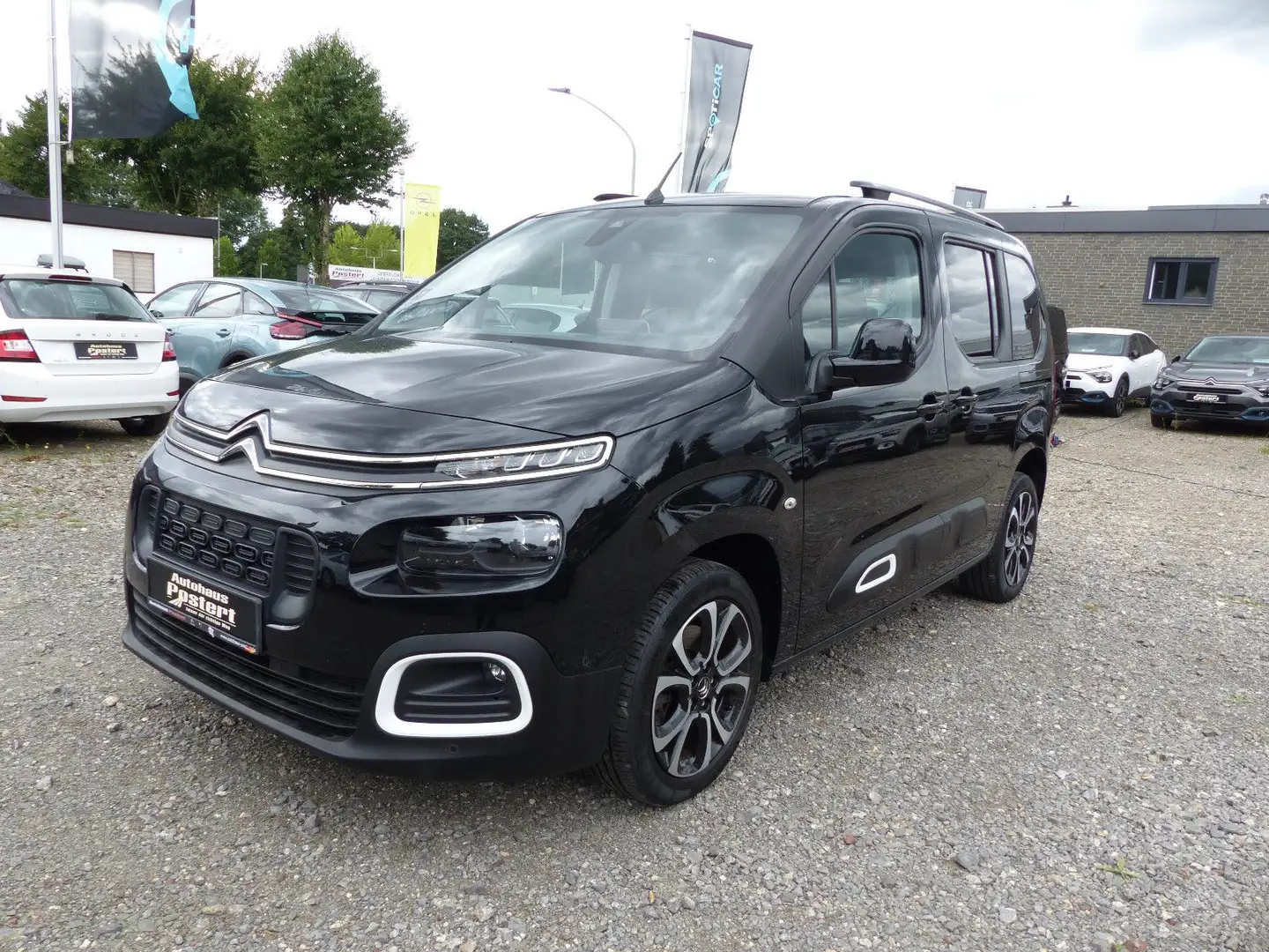 Citroen Berlingo Shine M BL130 Schwarz - 1