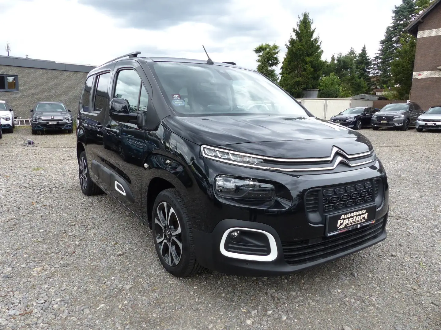 Citroen Berlingo Shine M BL130 Schwarz - 2