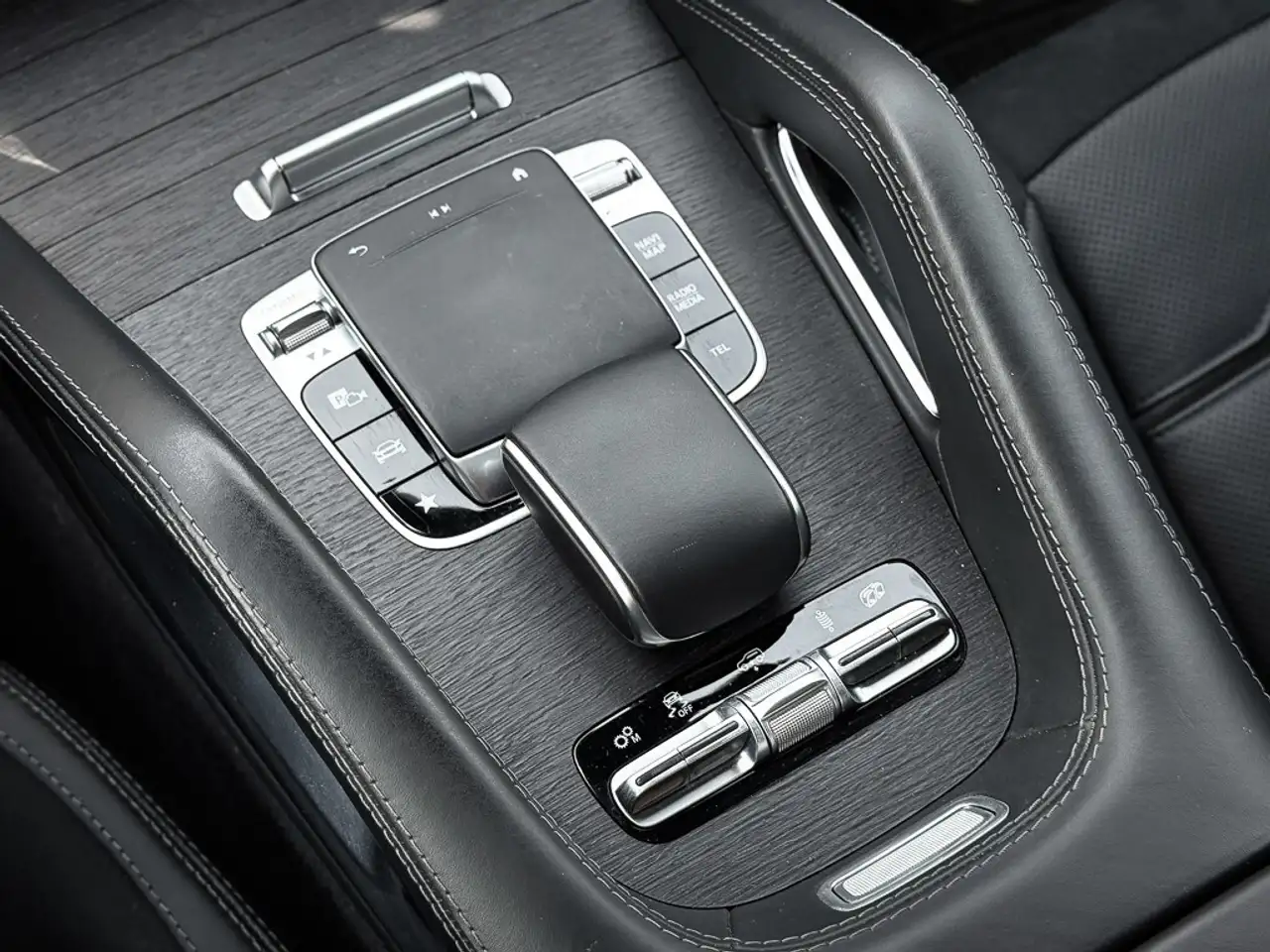 Mercedes-Benz GLE снимка Mercedes-Benz GLE