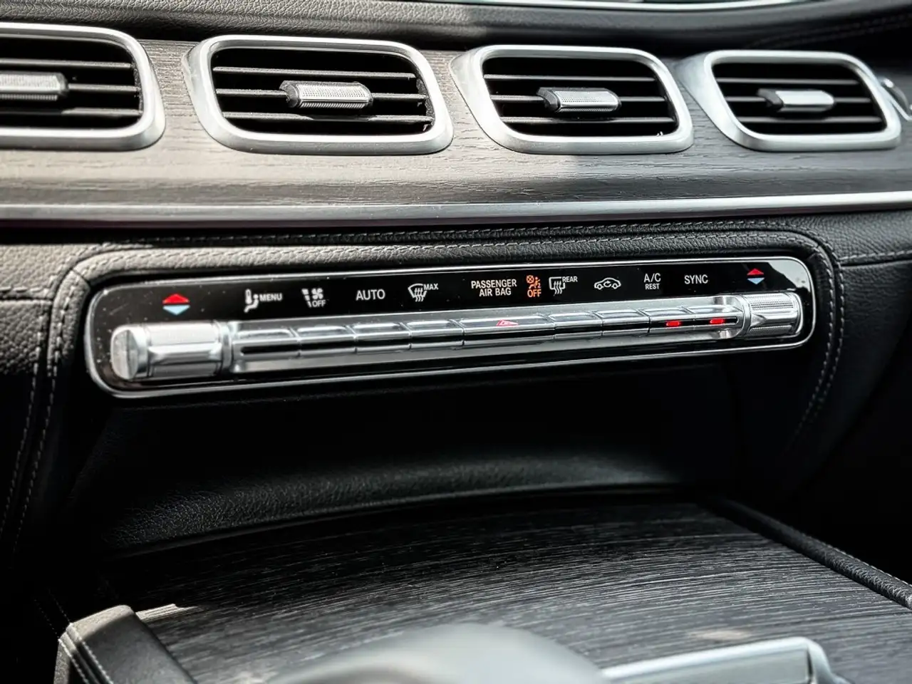 Mercedes-Benz GLE снимка Mercedes-Benz GLE