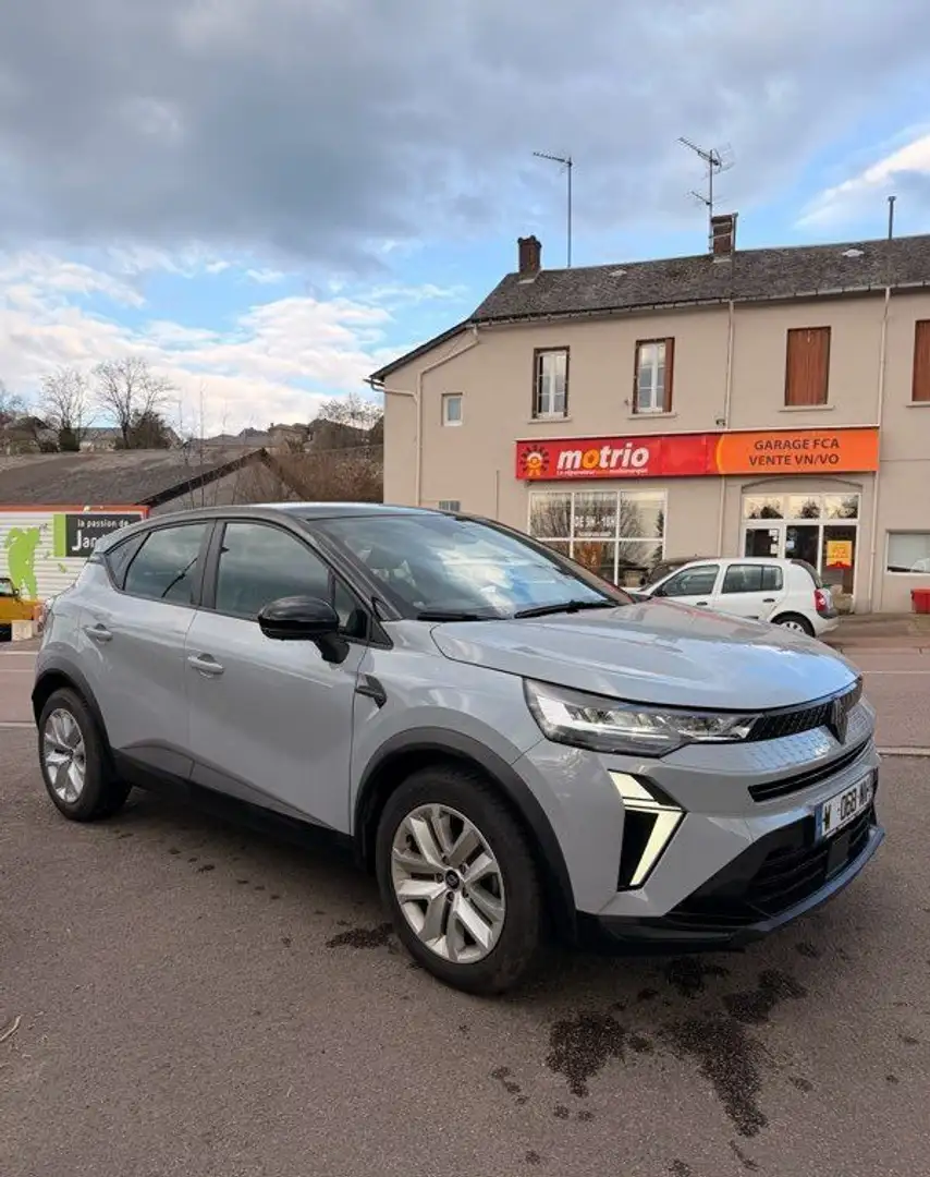 Renault Captur 2 1.0 TCE 90 cv ÉVOLUTION Grau - 1