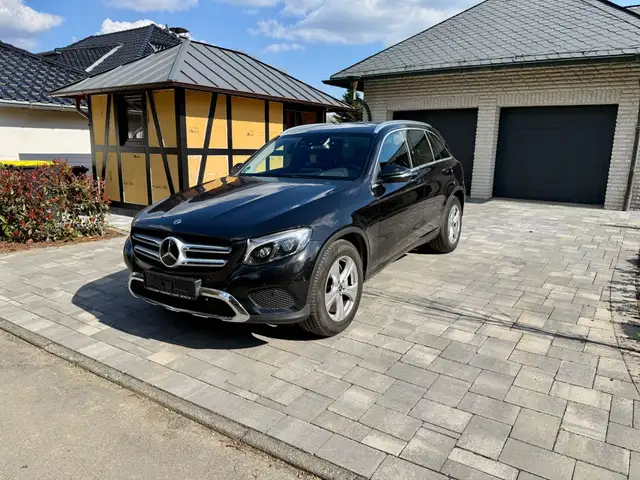 Mercedes-Benz GLC 250 4Matic AMG Line Navi Kamera Leder