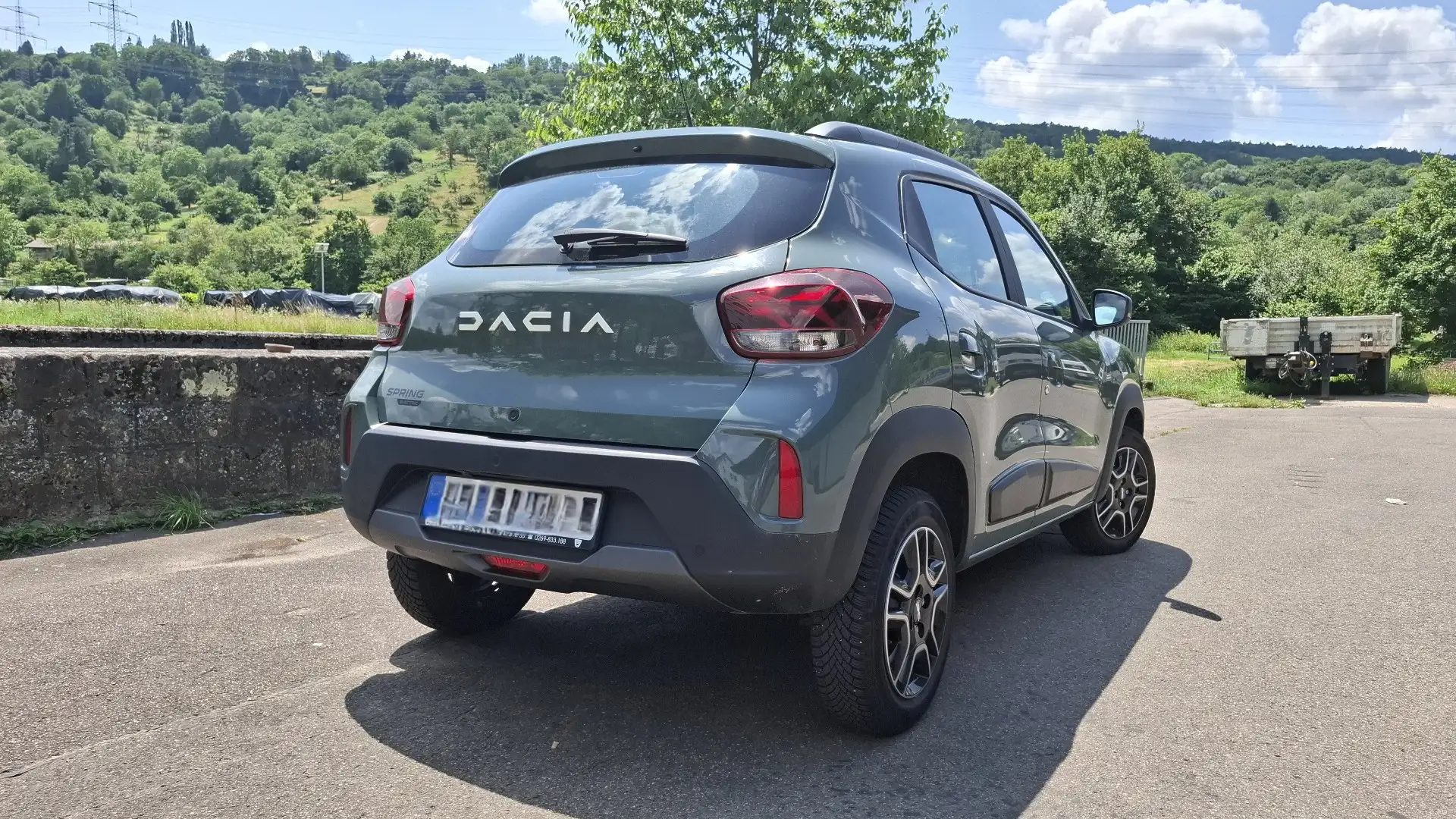 Dacia Spring Essential Grün - 2