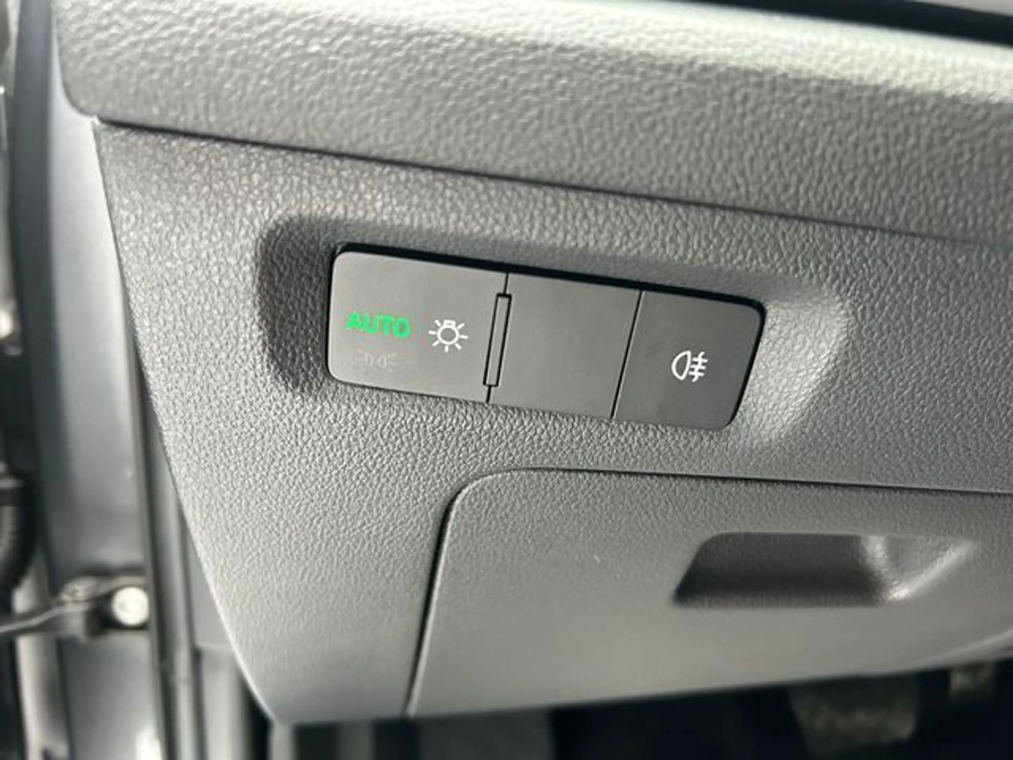 Skoda Octavia Combi 1.5 TSI MHEV 110kW DSG Selection — photo 15