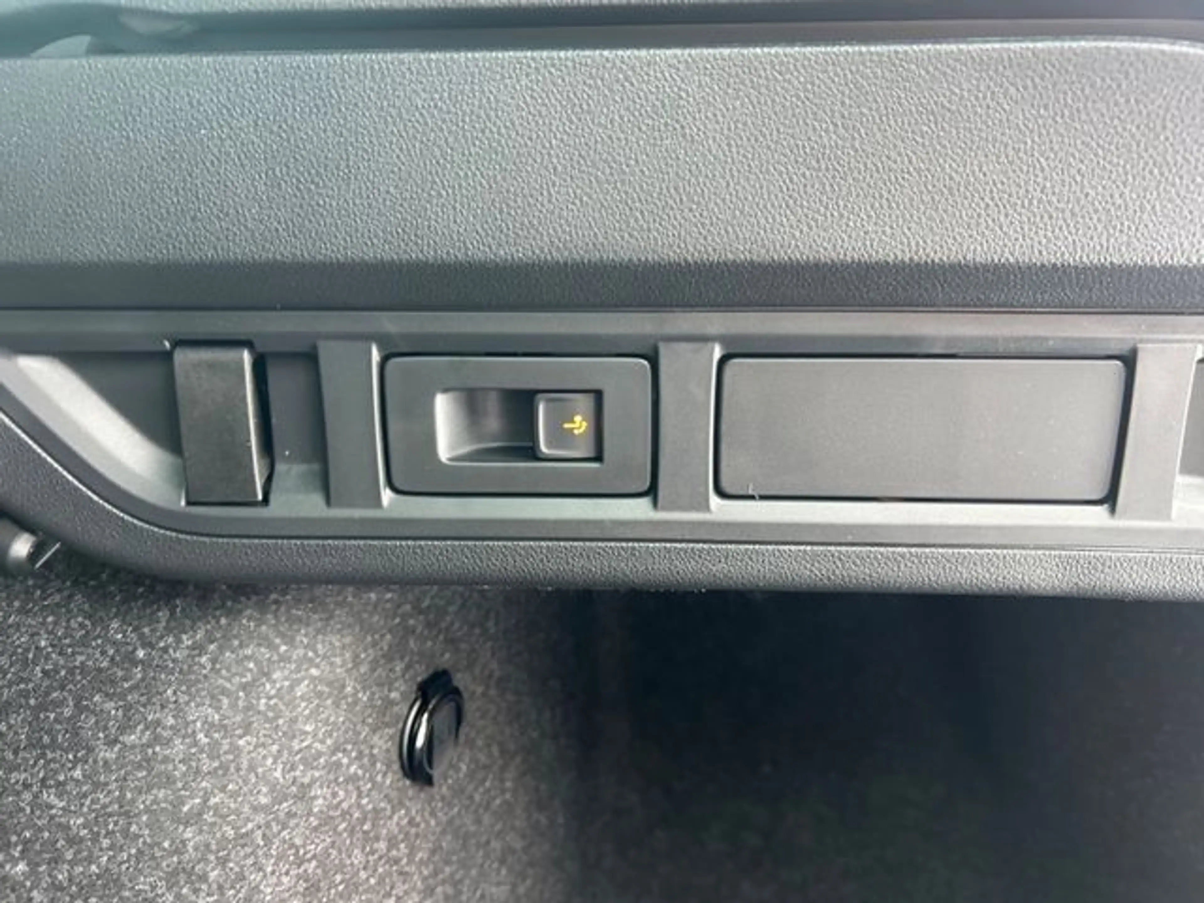 Skoda Octavia Combi 1.5 TSI MHEV 110kW DSG Selection — photo 9