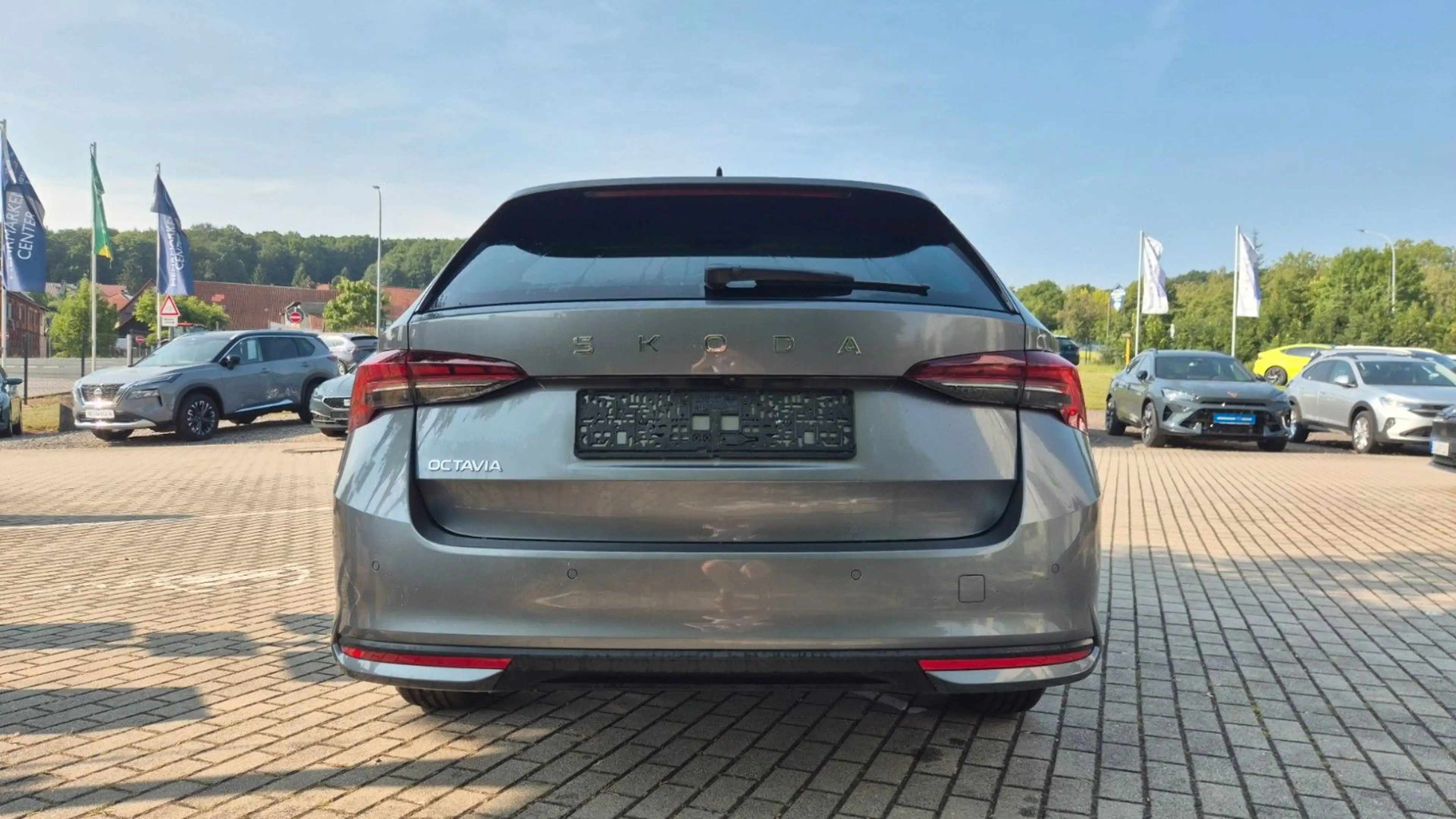 Skoda Octavia Combi 1.5 TSI MHEV 110kW DSG Selection — photo 8