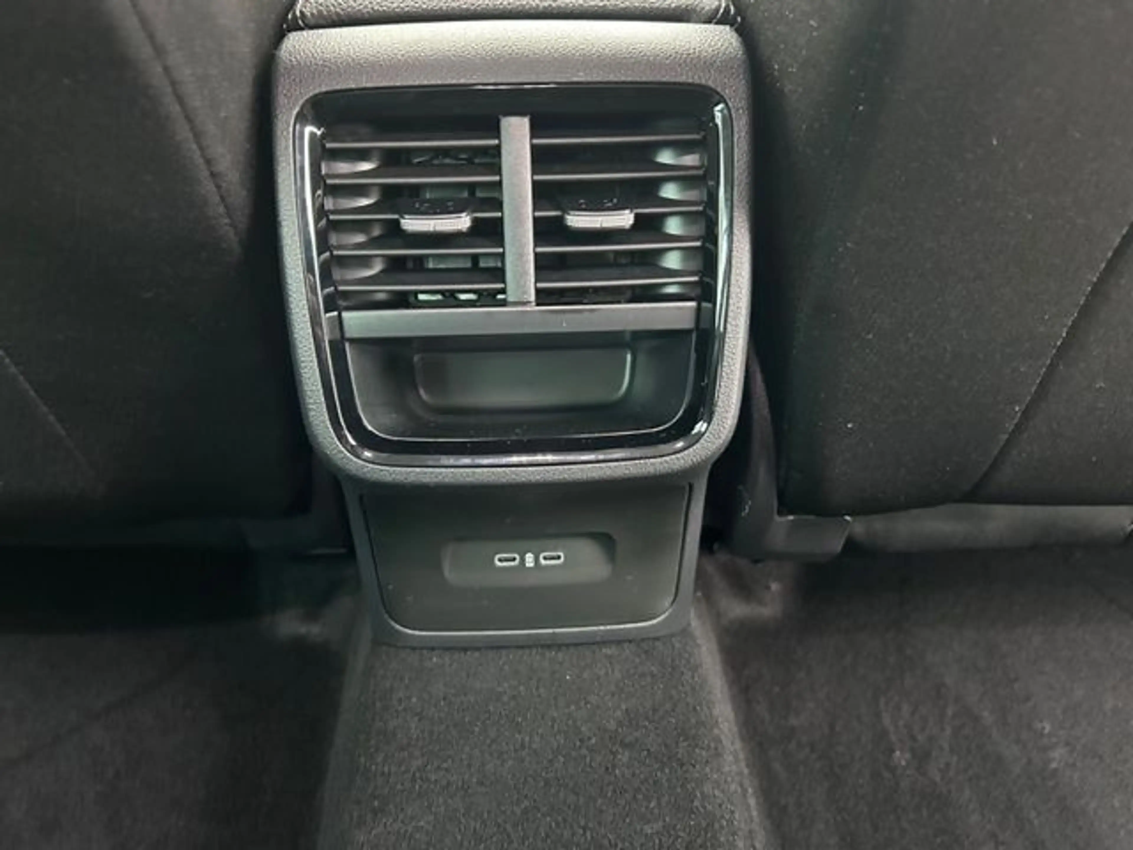 Skoda Octavia Combi 1.5 TSI MHEV 110kW DSG Selection — photo 12
