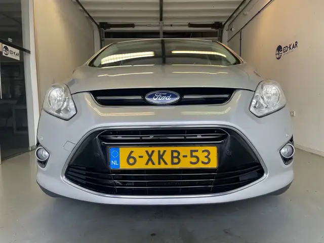 Ford C-Max view 4
