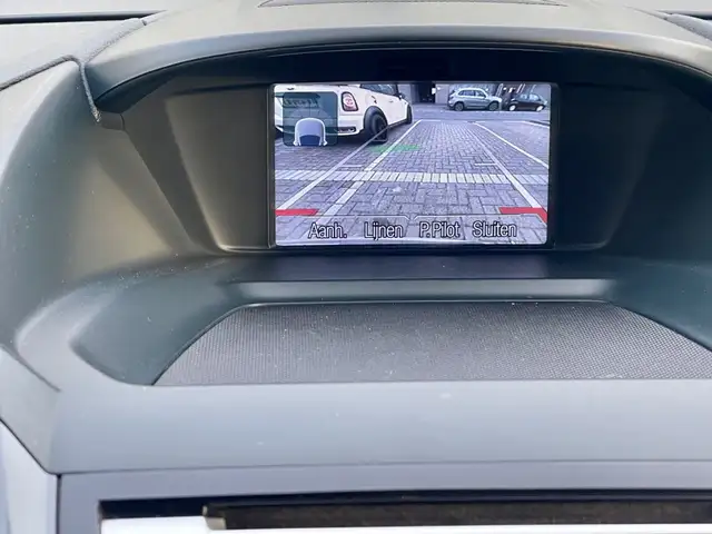 Ford C-Max view 13