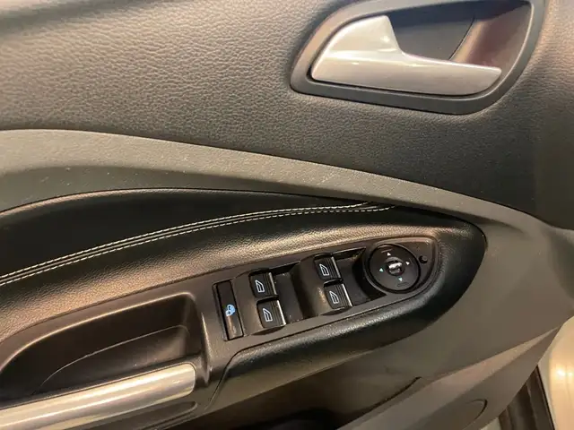 Ford C-Max view 12