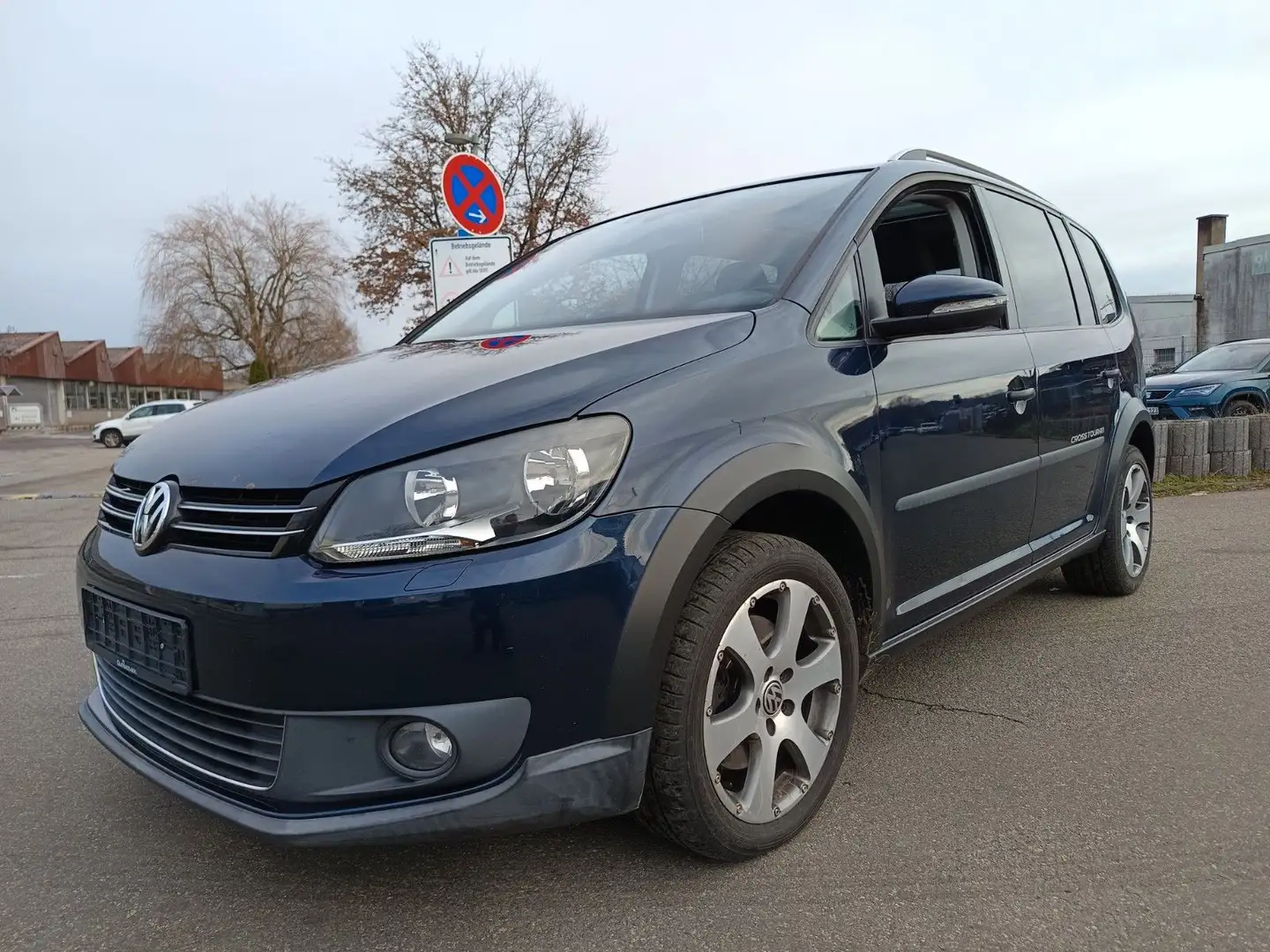 Volkswagen Touran CrossTouran Blau - 1