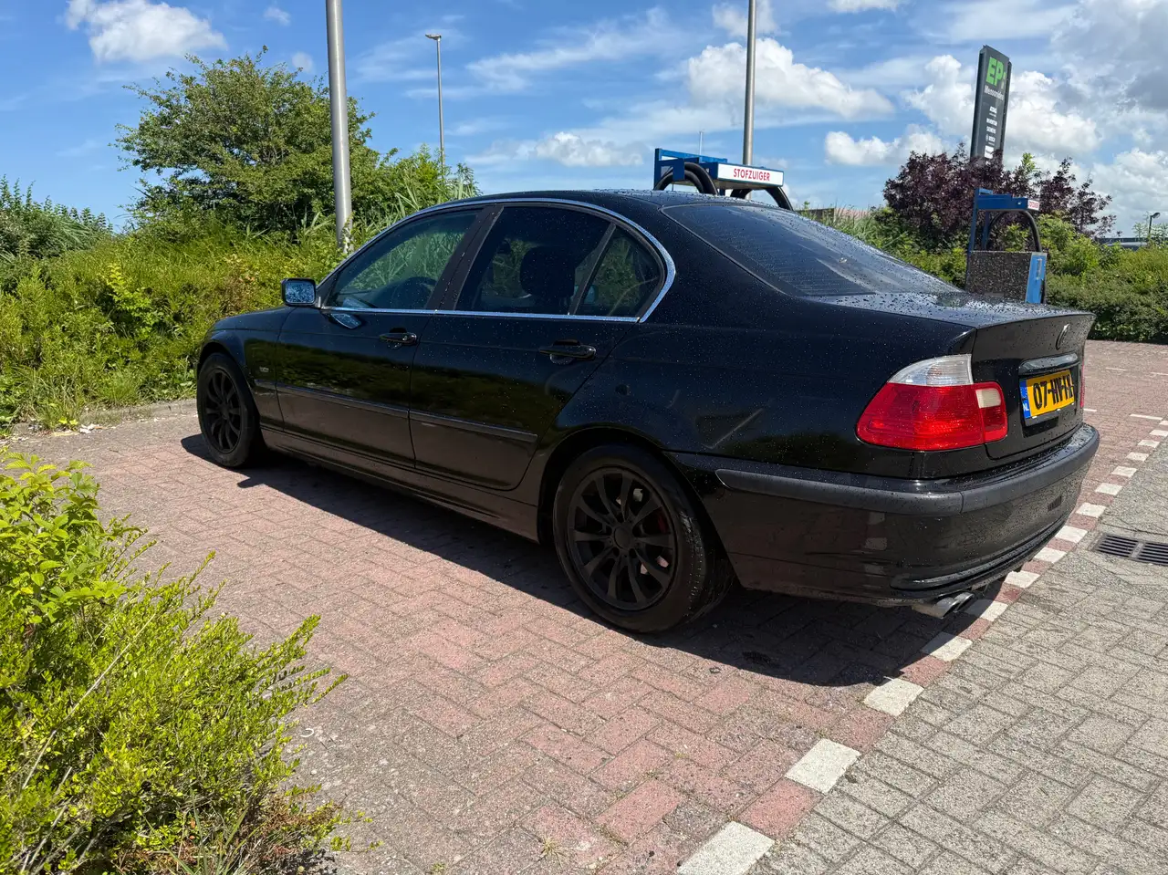 BMW 320i, foto 3