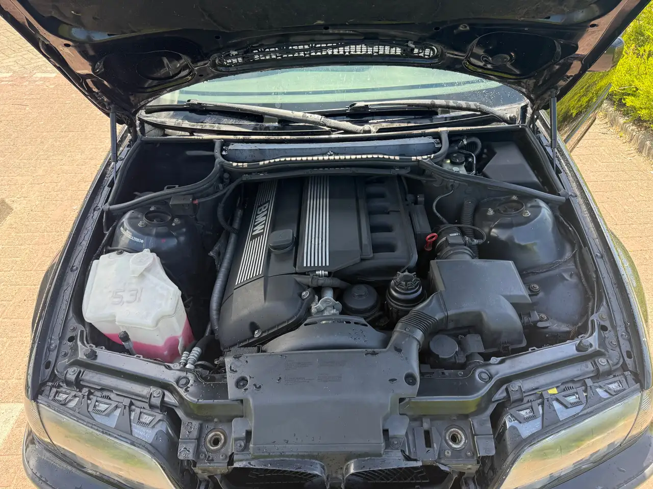BMW 320i, foto 12