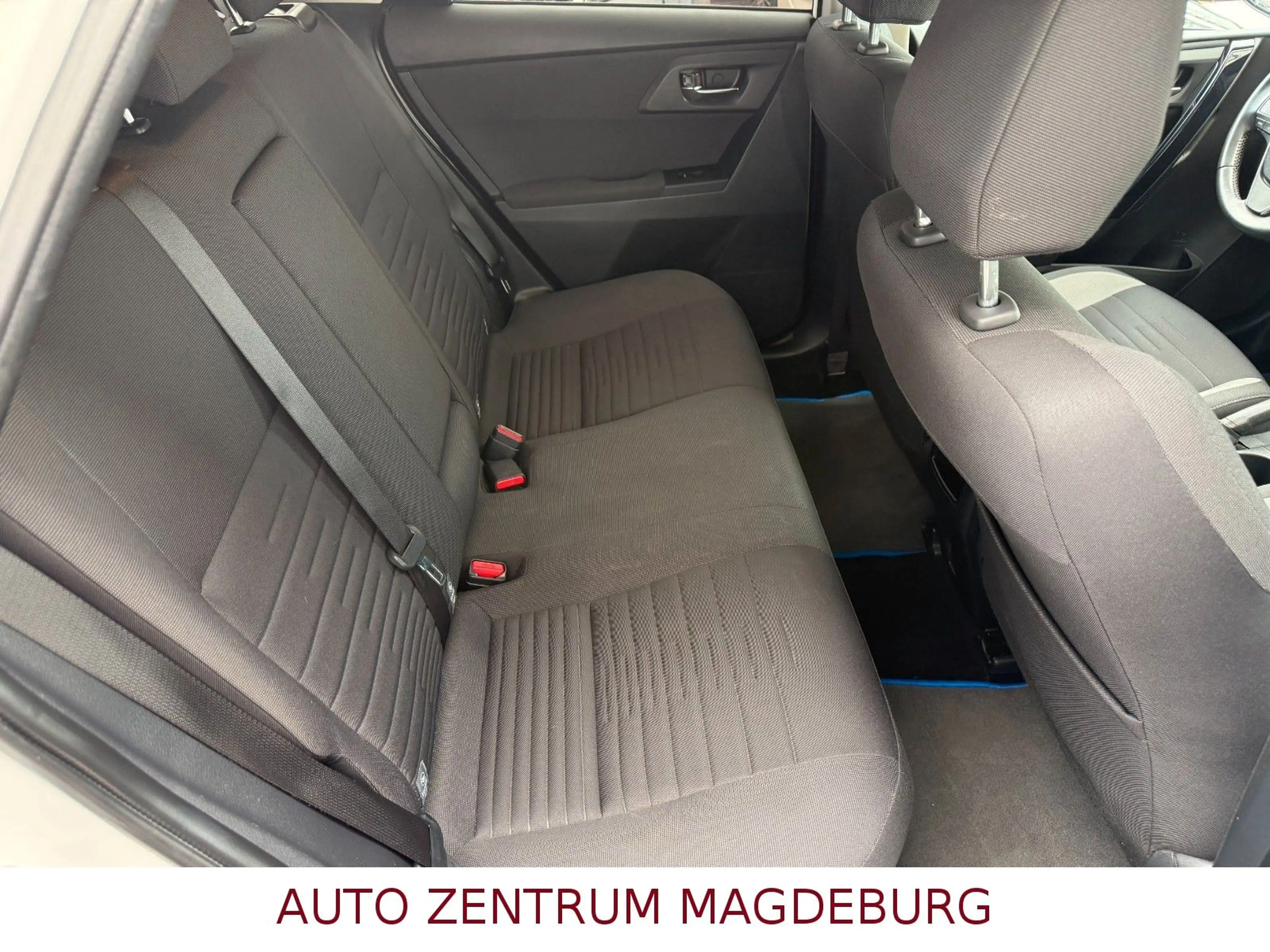 Toyota Auris Touring Sports Hybrid Edition-S *2.HAND* — photo 20