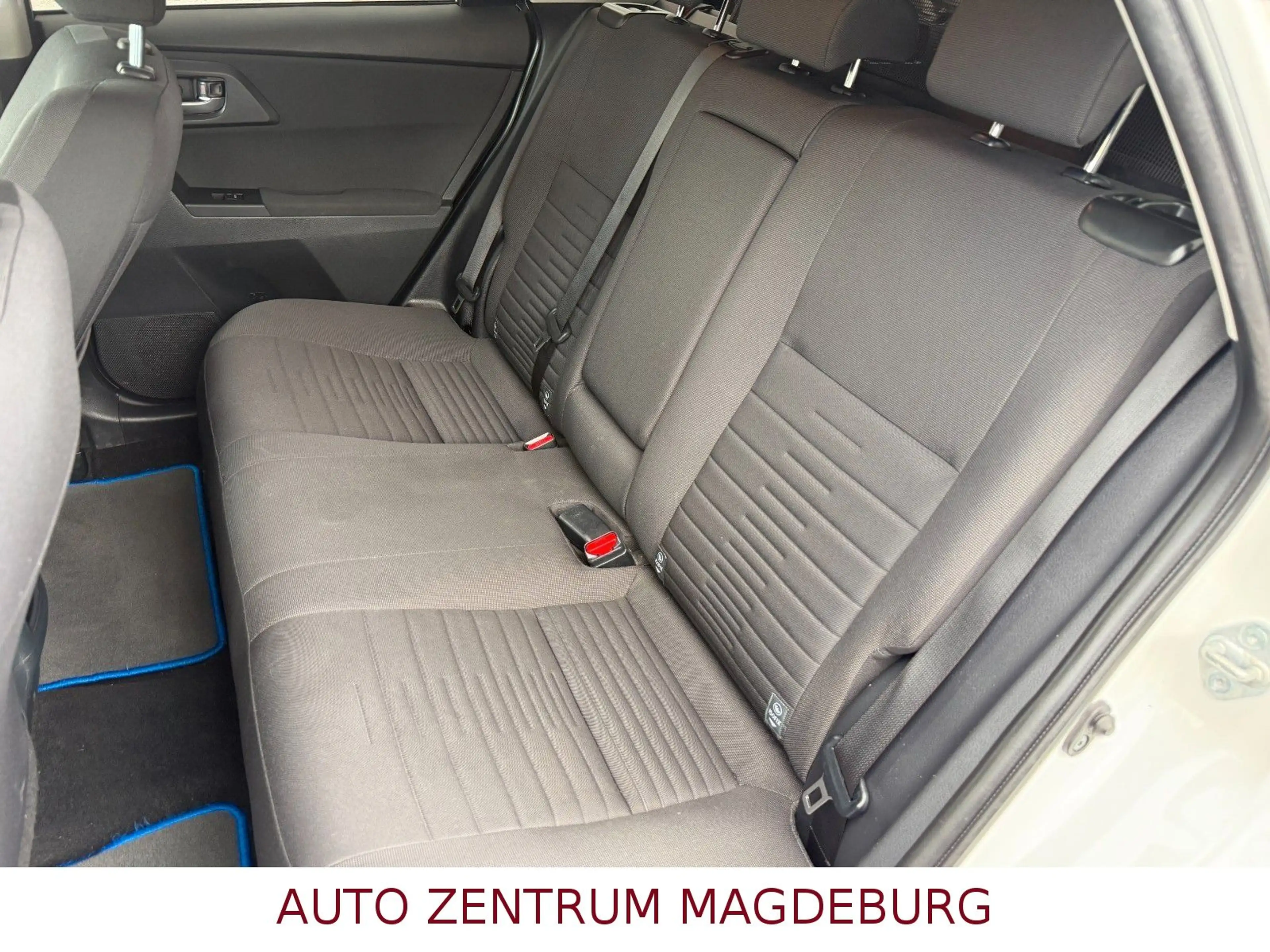 Toyota Auris Touring Sports Hybrid Edition-S *2.HAND* — photo 11