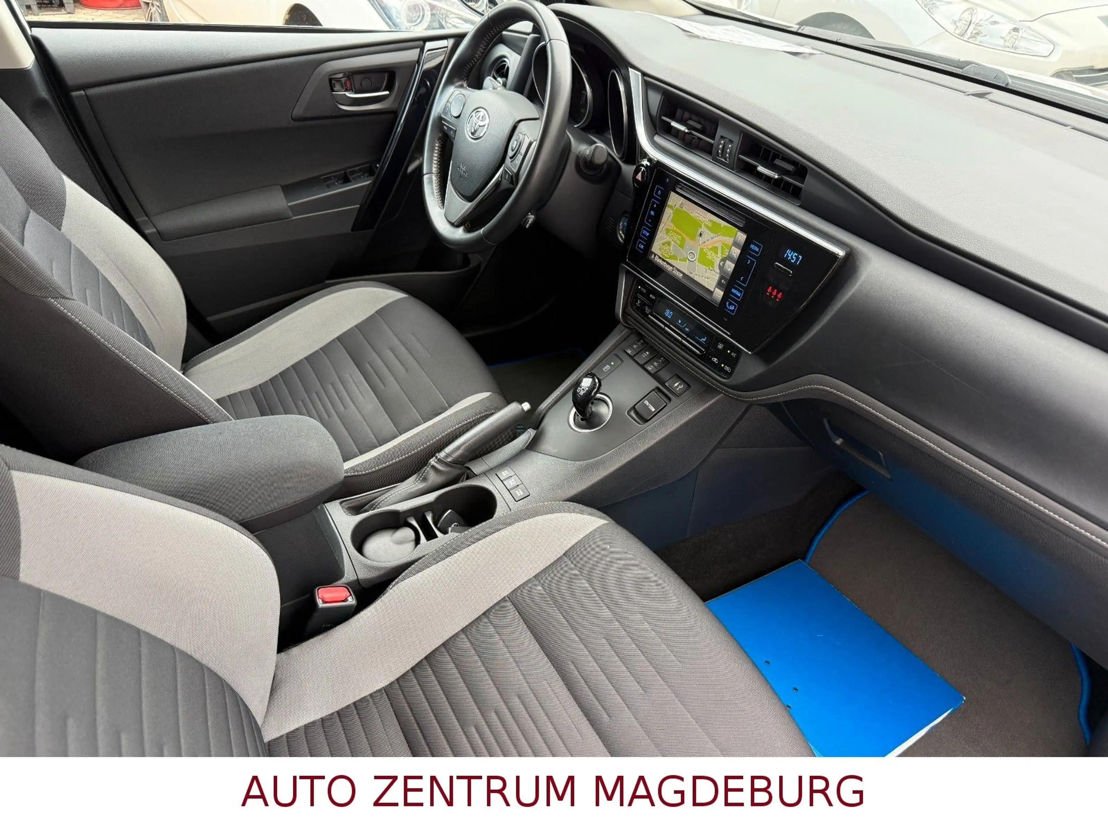 Toyota Auris Touring Sports Hybrid Edition-S *2.HAND* — photo 23