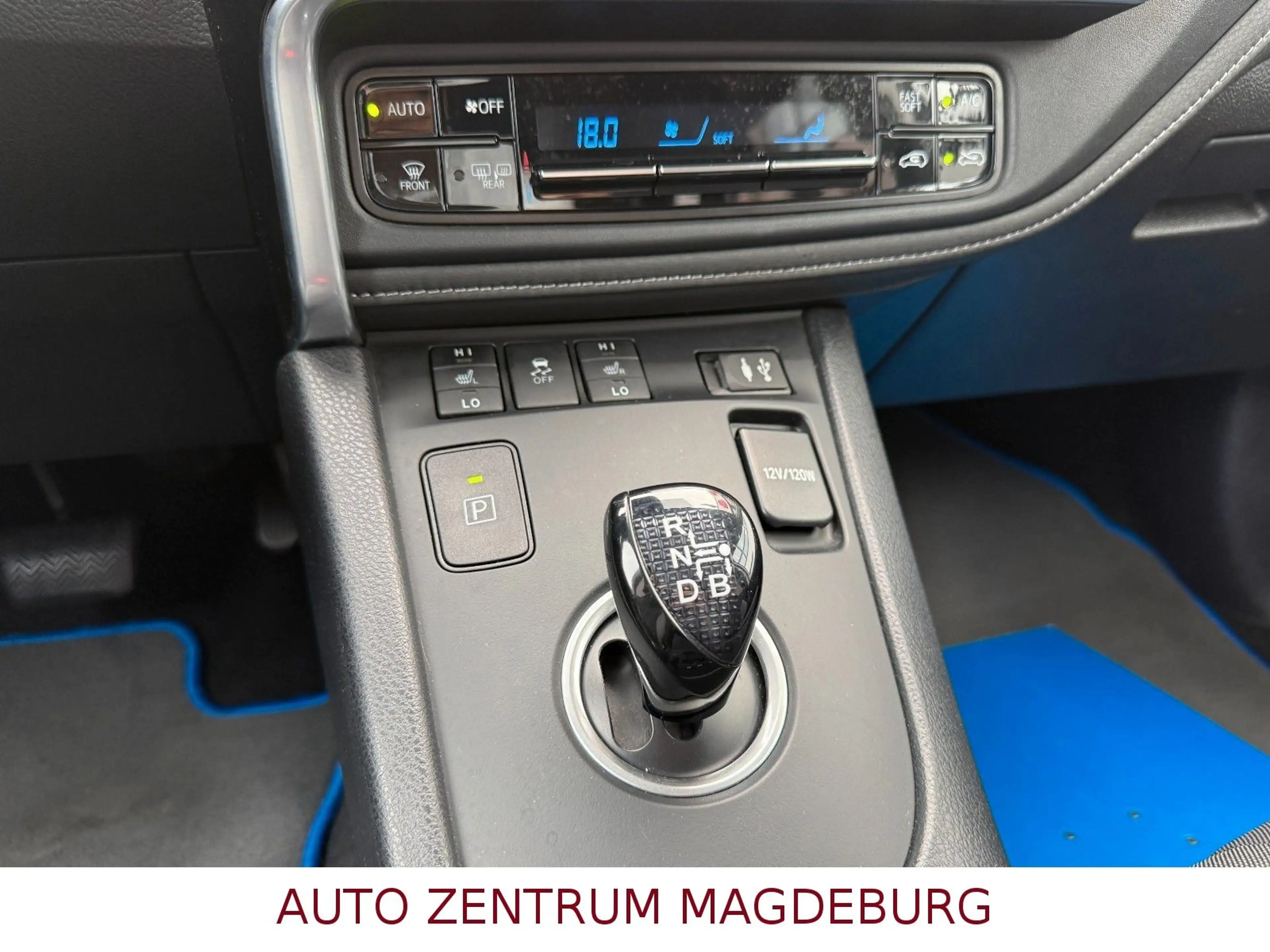Toyota Auris Touring Sports Hybrid Edition-S *2.HAND* — photo 17