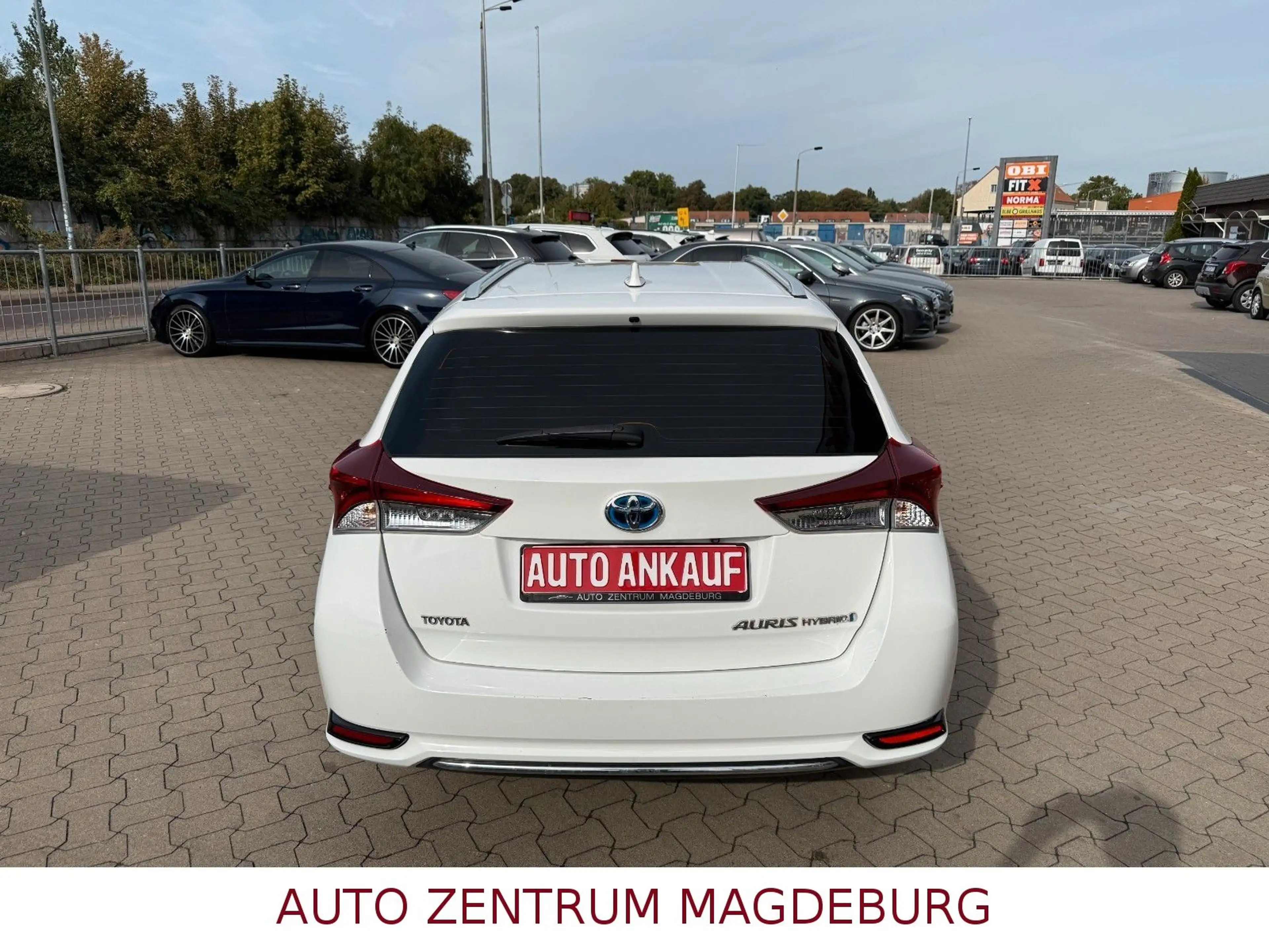 Toyota Auris Touring Sports Hybrid Edition-S *2.HAND* — photo 3