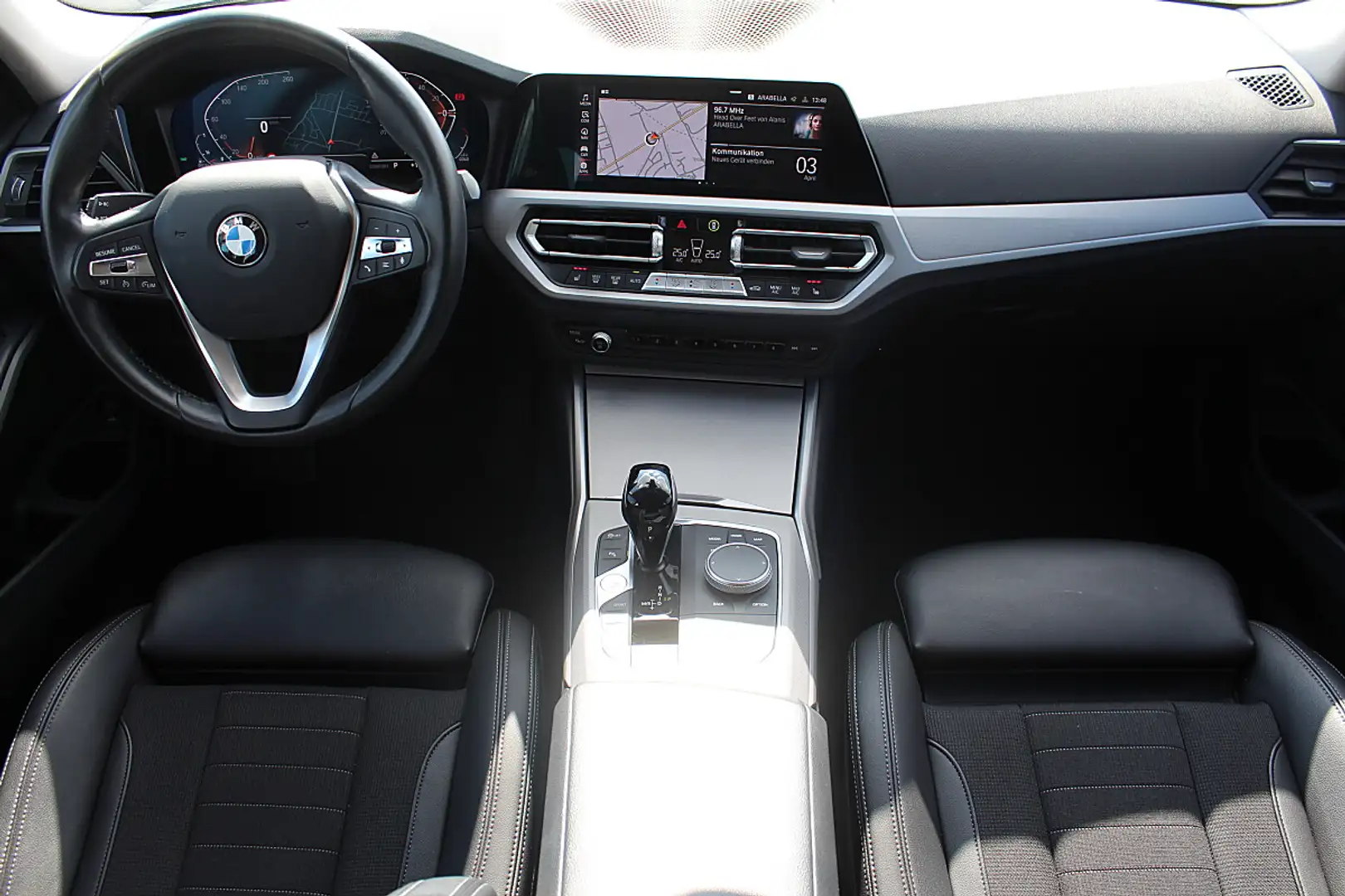 BMW 318 d 48 V Touring Aut. LED, Navi, Leder, Sportsitz... Grau - 2