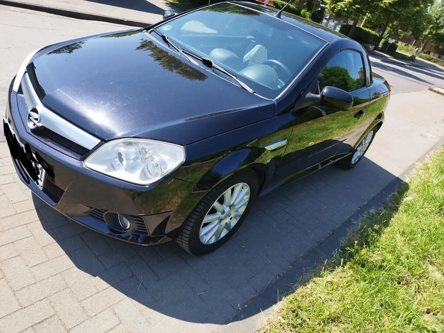 Opel Tigra Edition/Aus I Hand Schwarz - 1