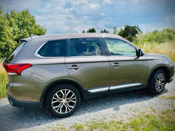 Outlander Diesel 2.2 DI-D 4WD Aut. Edition