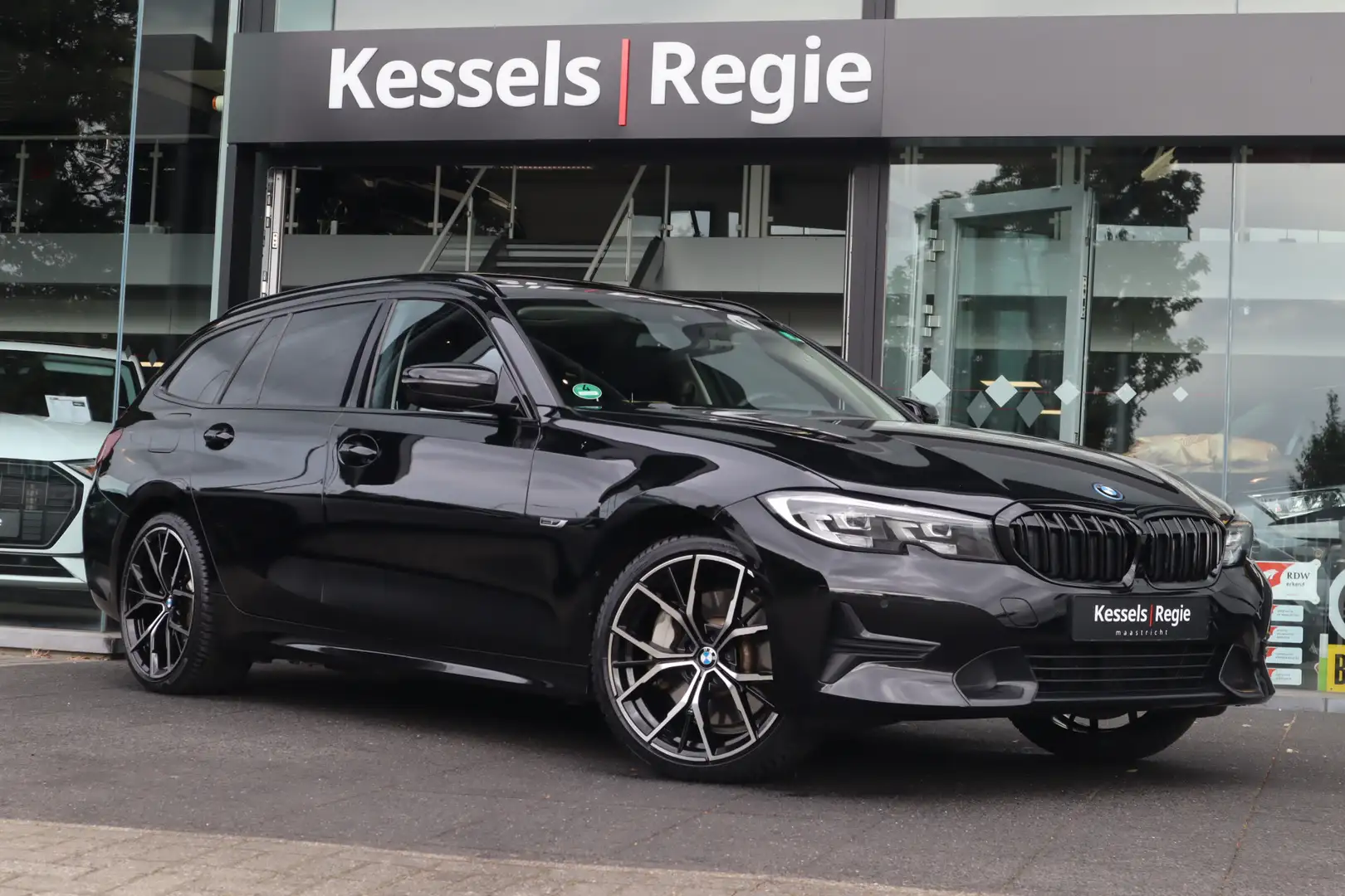 BMW 330 3-serie Touring 330e Sport Line Panoramadak Live C Noir - 1