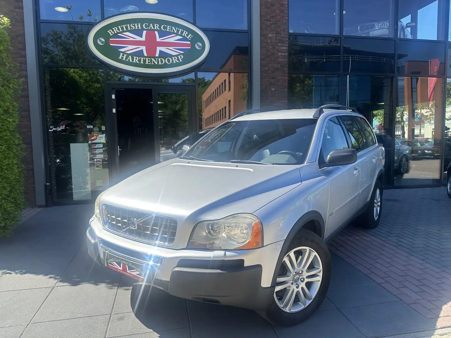 Volvo XC90 4.4 V8 Momentum 7P Gris - 1